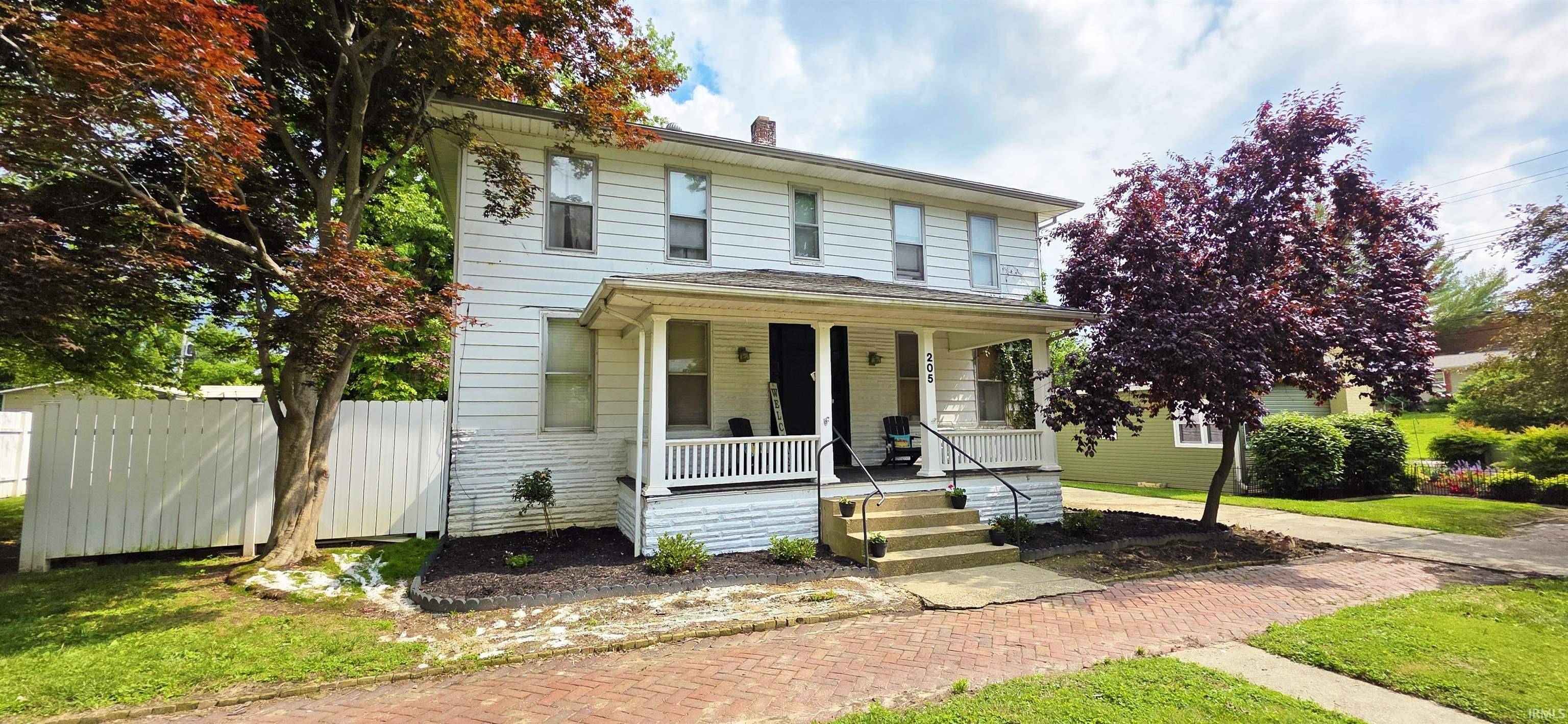 Mount Carmel, IL 62863,205 E 3rd Street