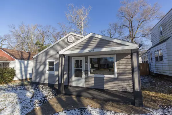 2208 Parkview Place, South Bend, IN 46616-2148