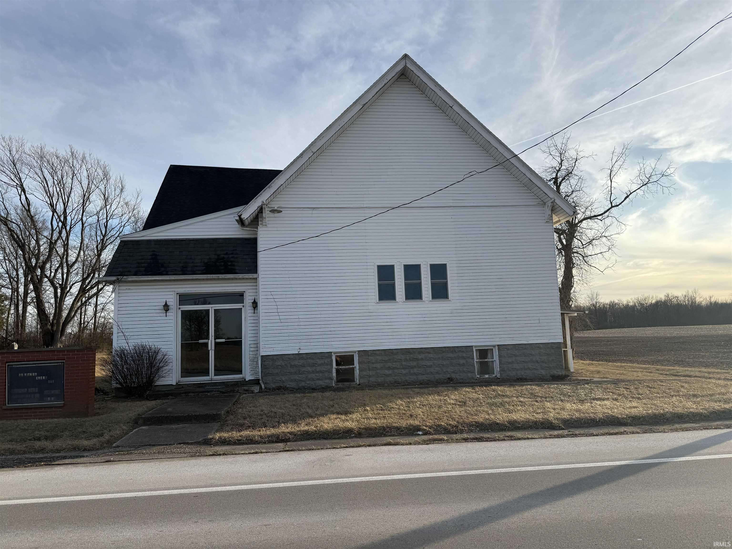 1270 W SR 18, Hartford City, IN 47348