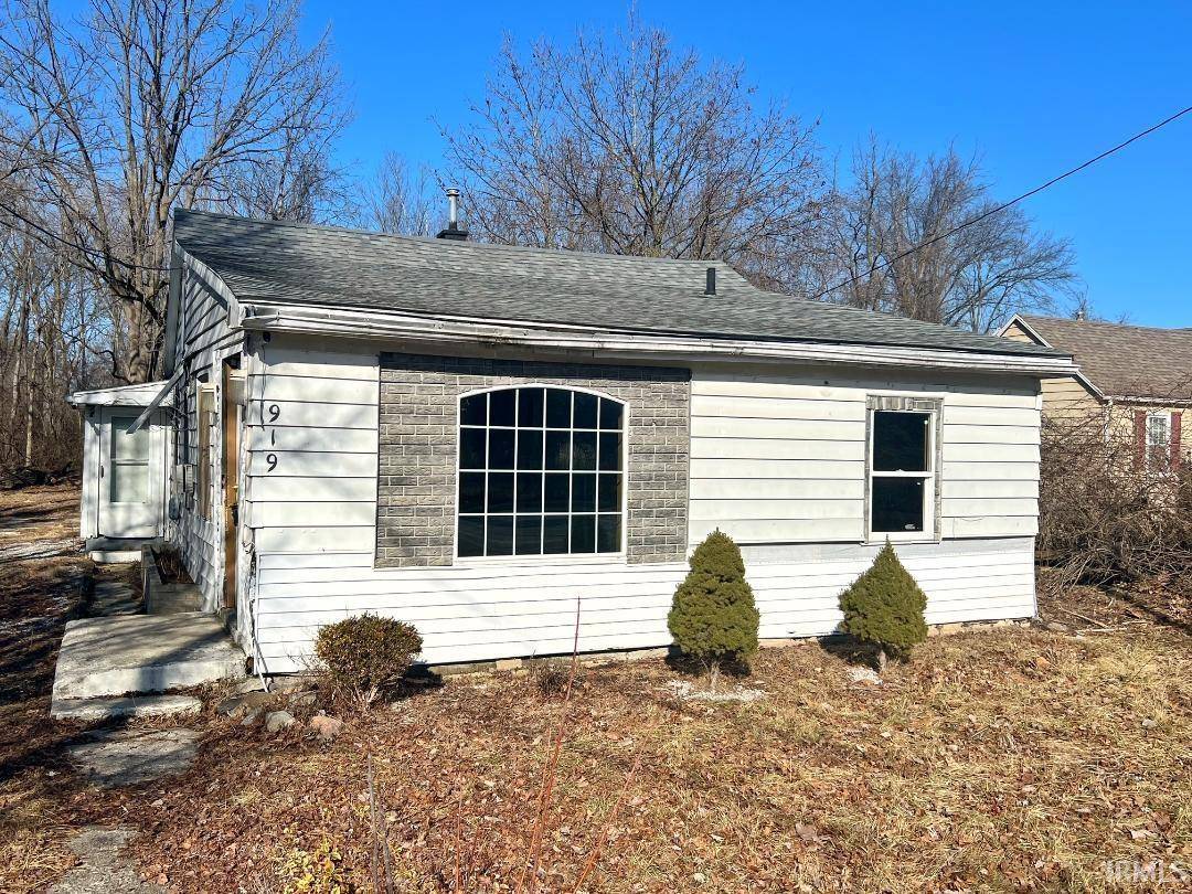 919 E Paulding Road, Fort Wayne, IN 46816-1240