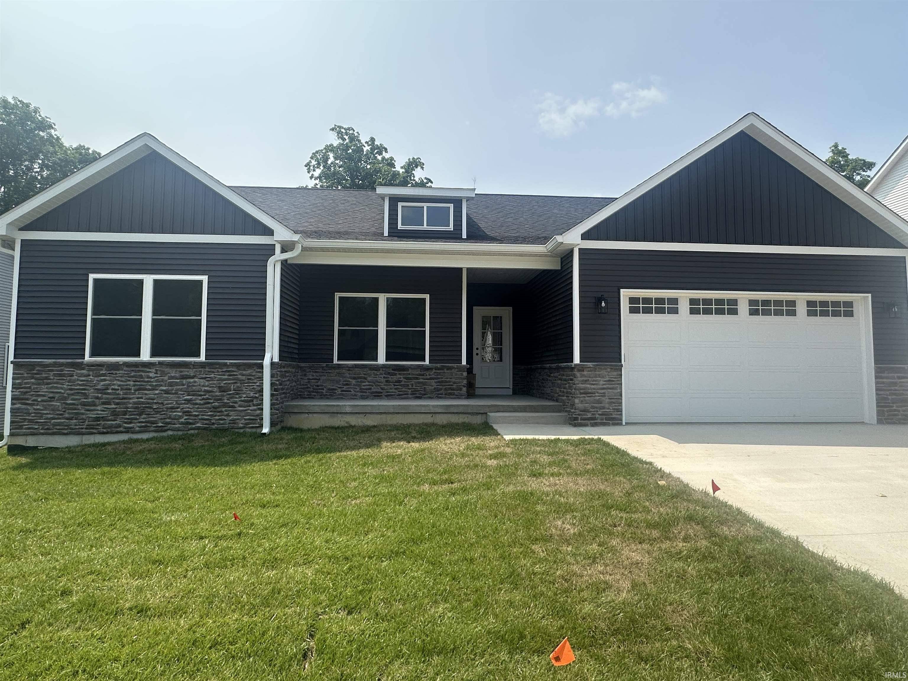922 S Lantern Lane, Ellettsville, IN 47429-2060
