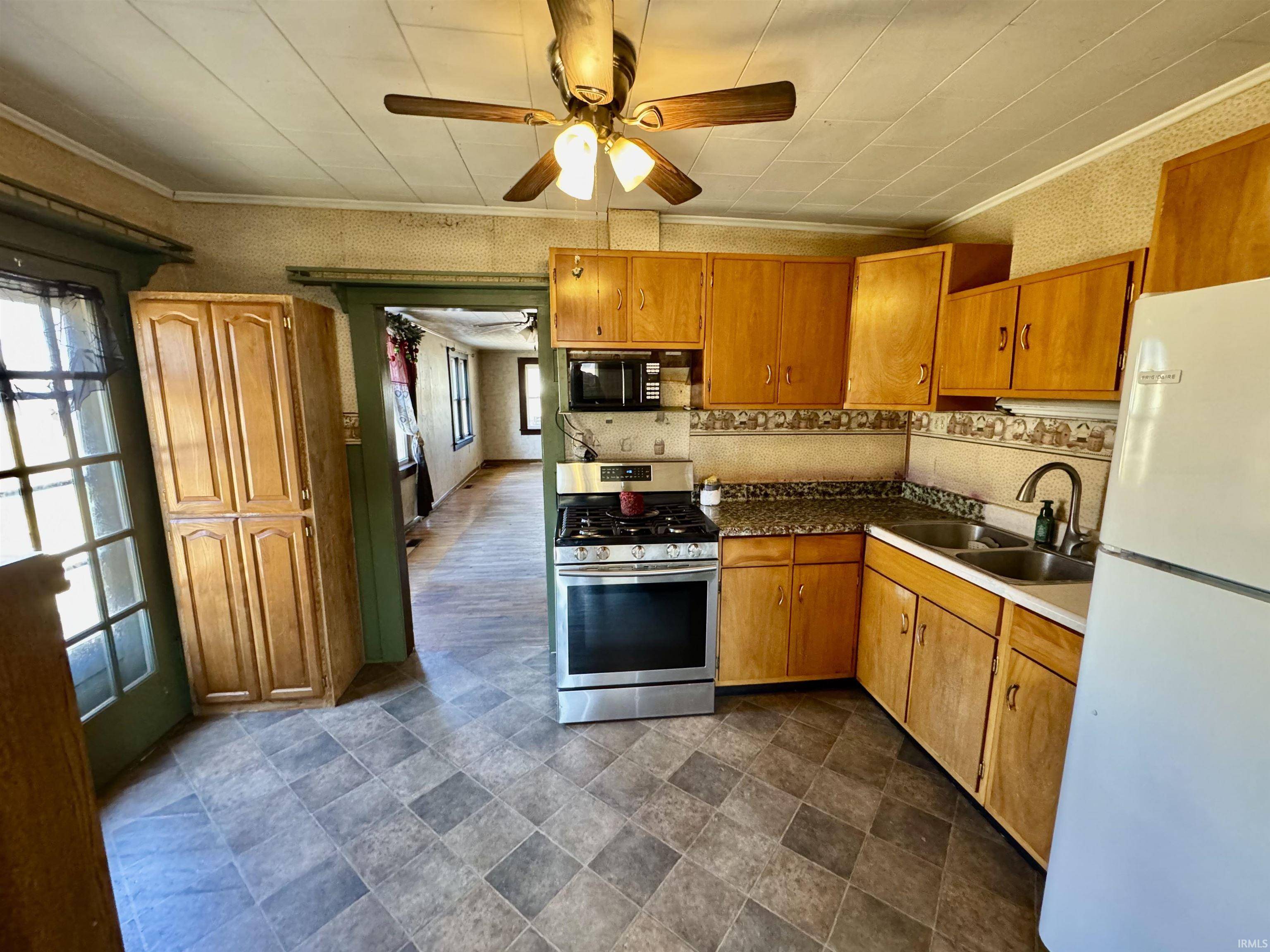 Hymera, IN 47855,607 E Center Street