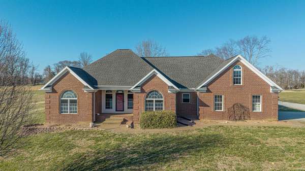 188 Red Barn Road, Boonville, IN 47601-7936