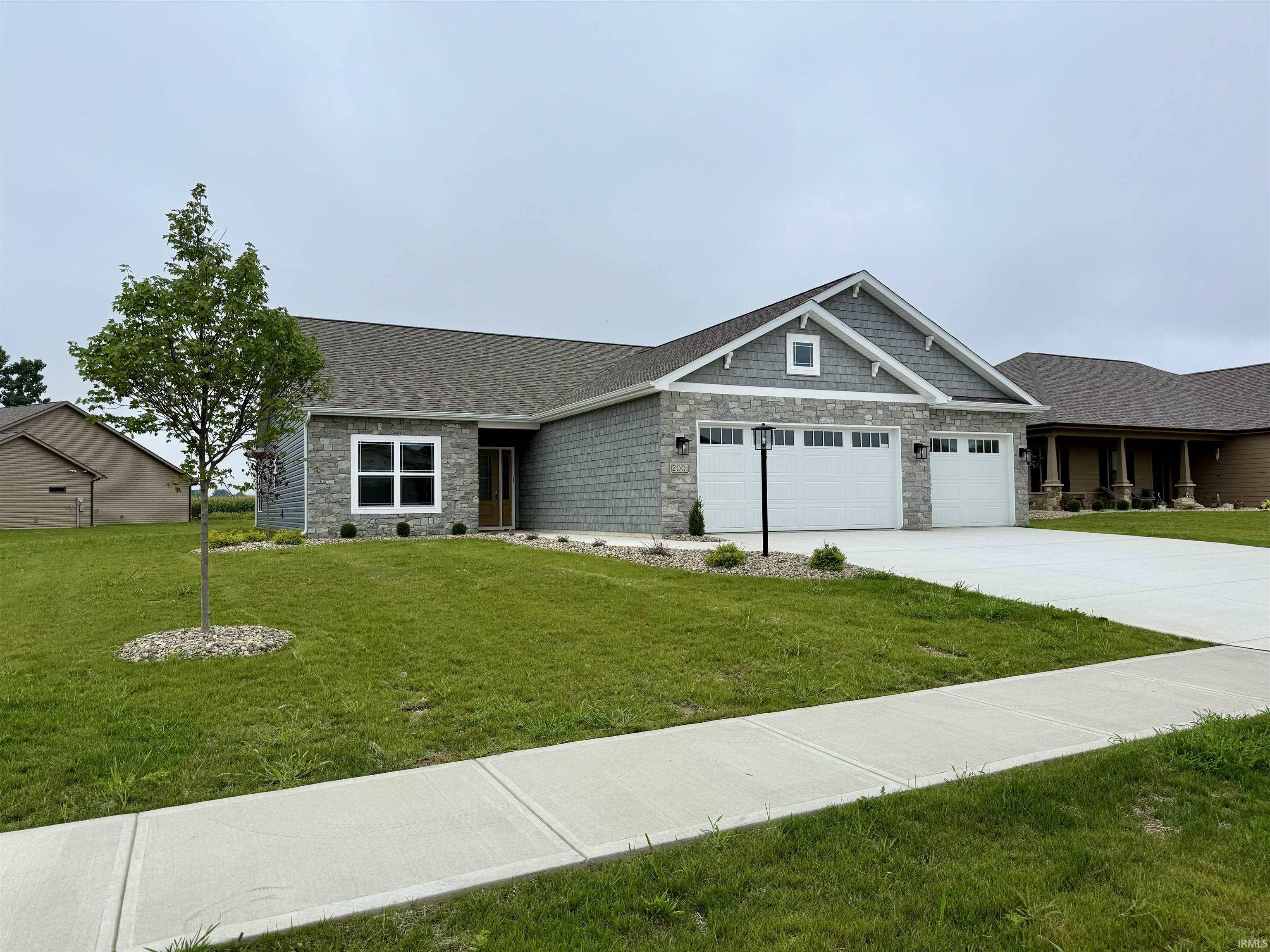 2001 Bogey Court, Auburn, IN 46706-8800