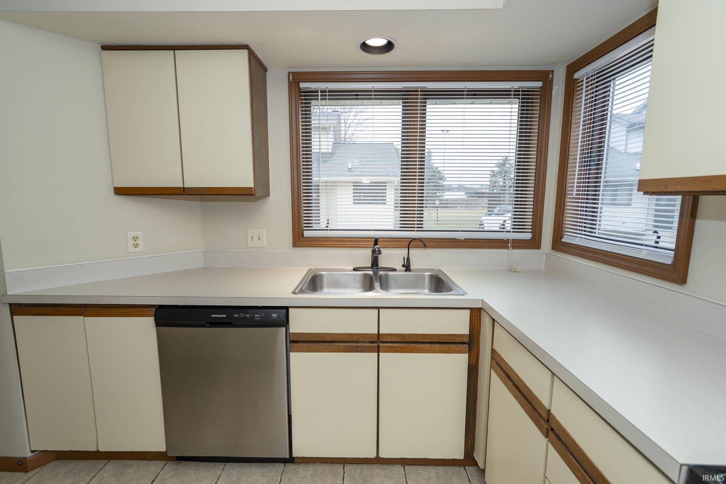 Elkhart, IN 46514-5464,1326 Freda Dr. #D