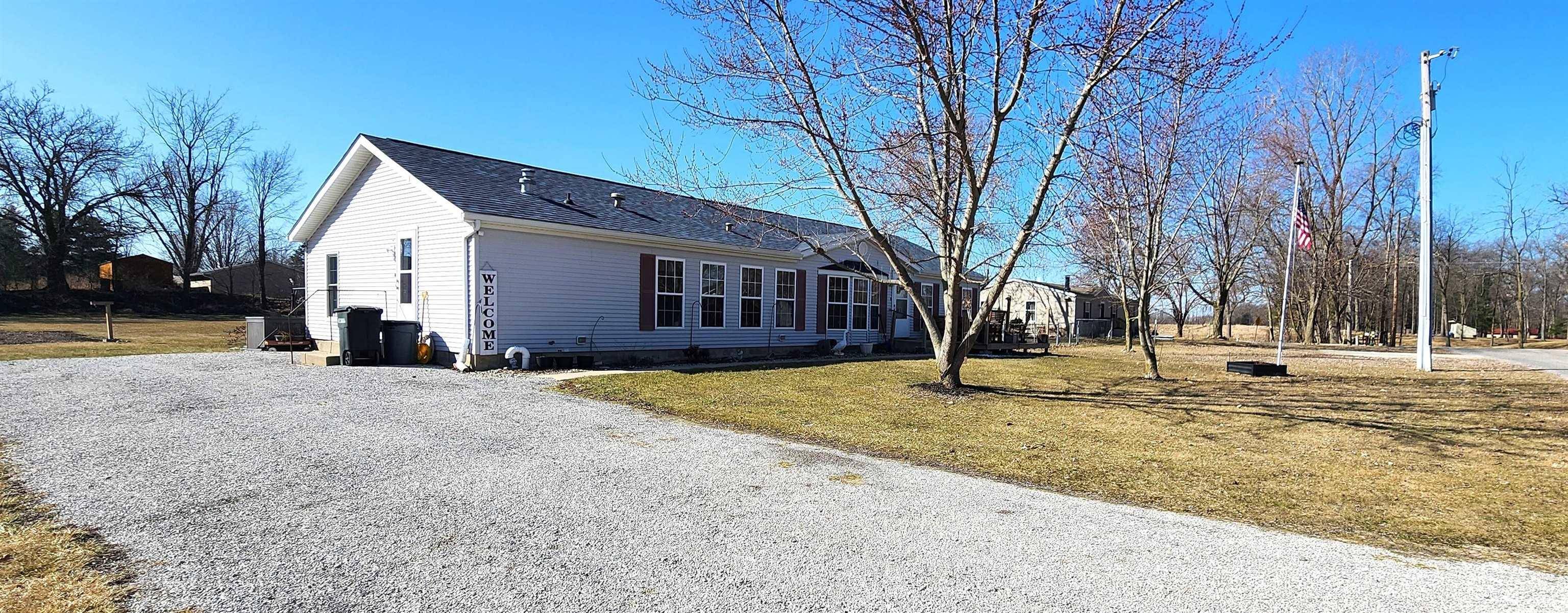 8543 E Bond Street, North Webster, IN 46555-9524