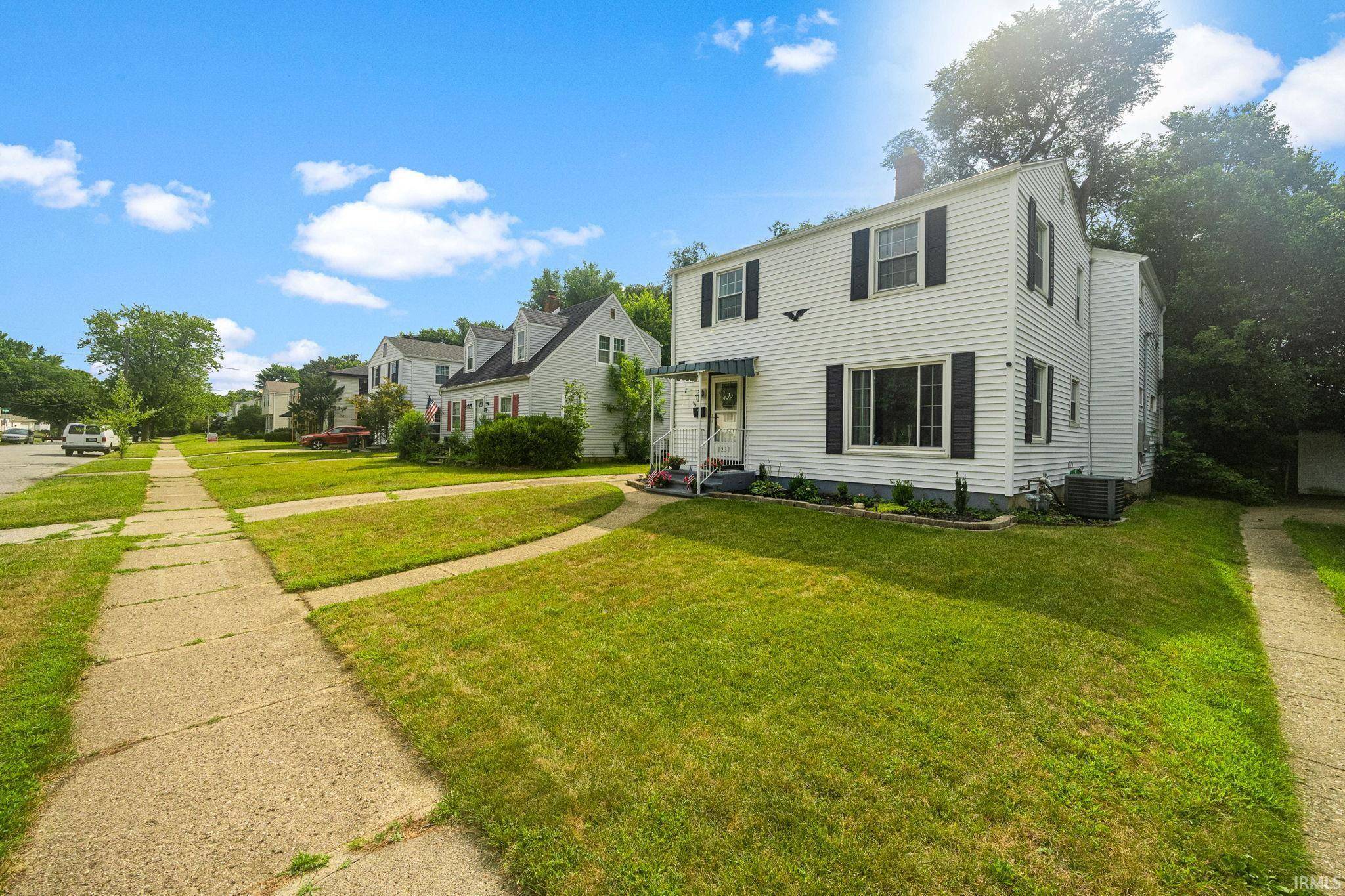 1230 Woodlawn Boulevard, South Bend, IN 46616-1923