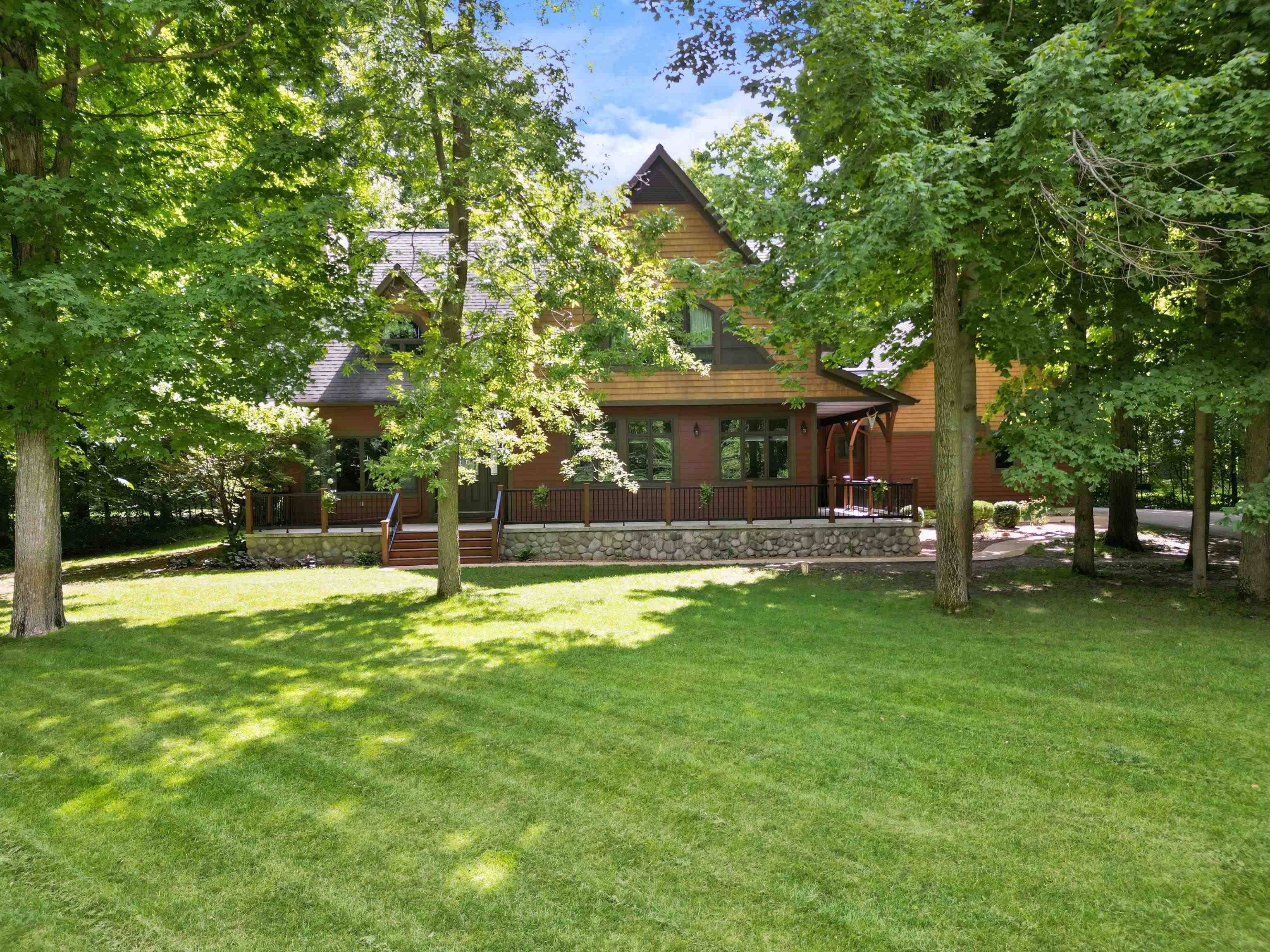 5104 N Bobwhite Drive, Warsaw, IN 46582