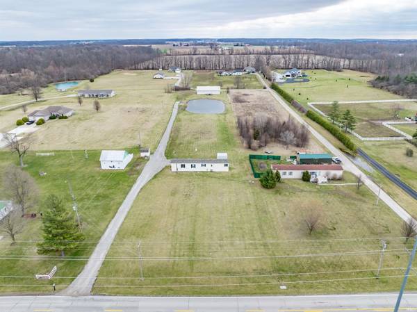 Hoagland, IN 46745,11423 Marion Center Road