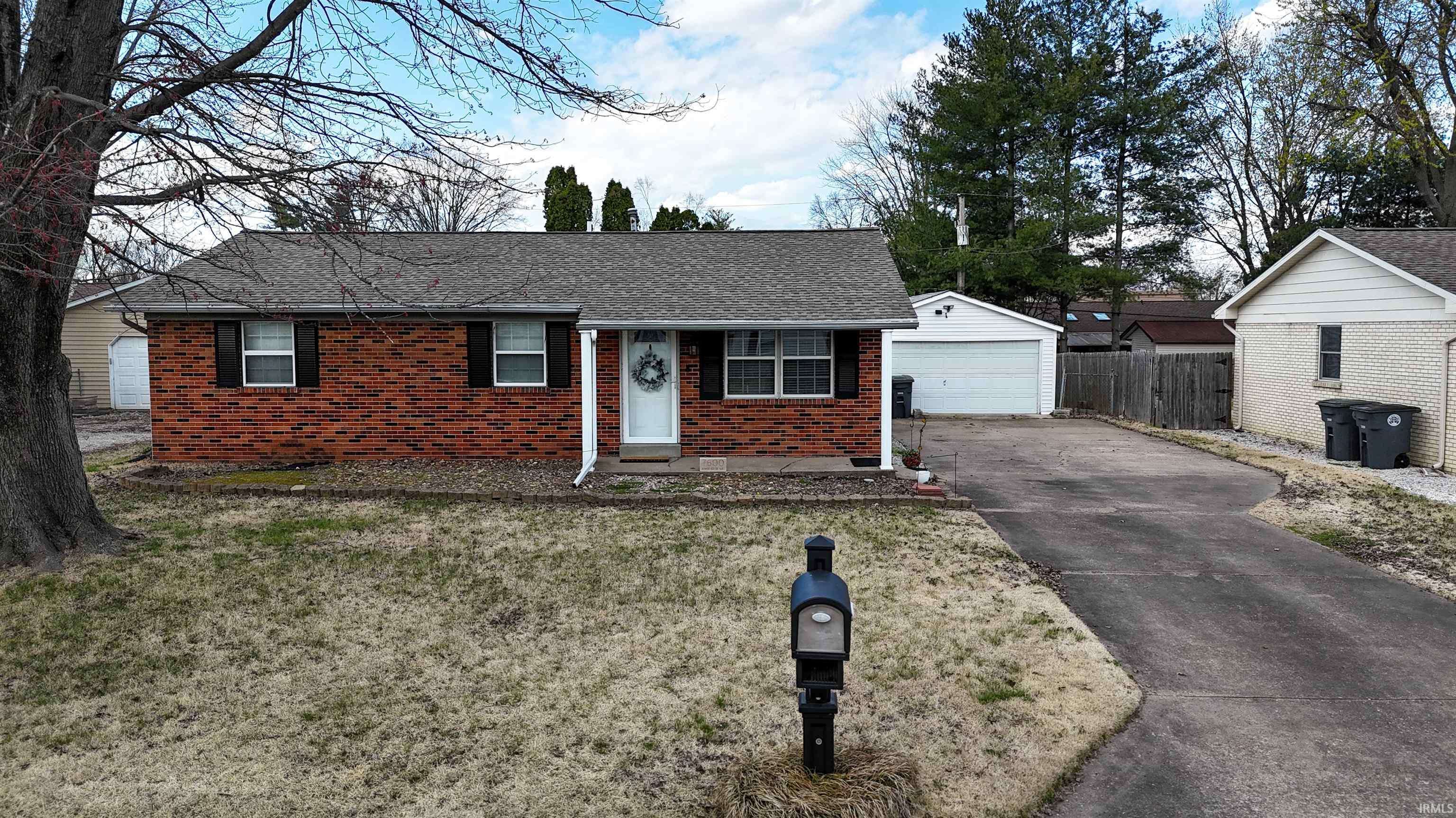 7600 E Gum Street, Evansville, IN 47715