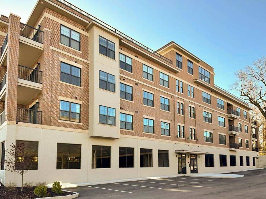 South Bend, IN 46637,1740 South Bend 301 E Avenue #301E