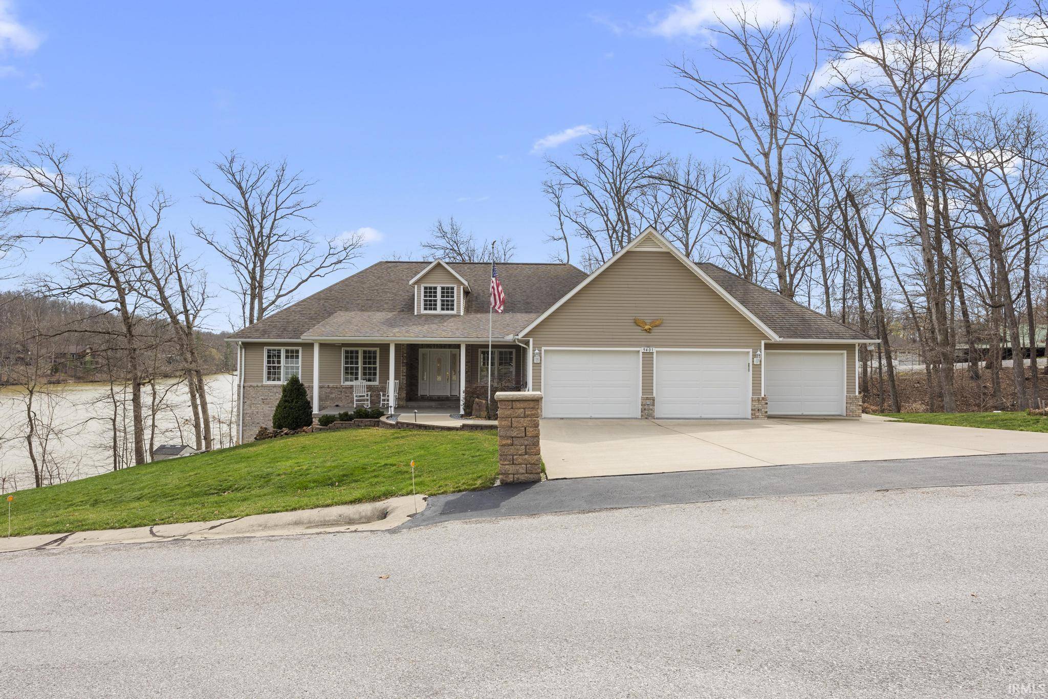 9401 S Lake Shore Lane, Huntingburg, IN 47542