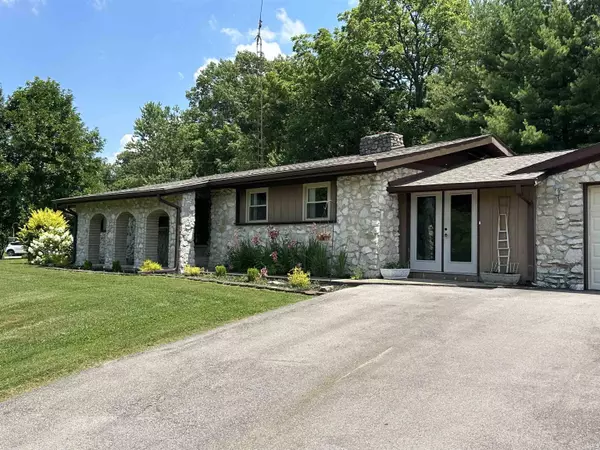 Mitchell, IN 47446,40 RAMEY DR