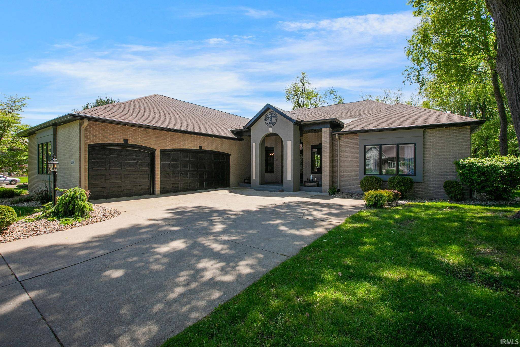 26150 Woodsong Drive, South Bend, IN 46628