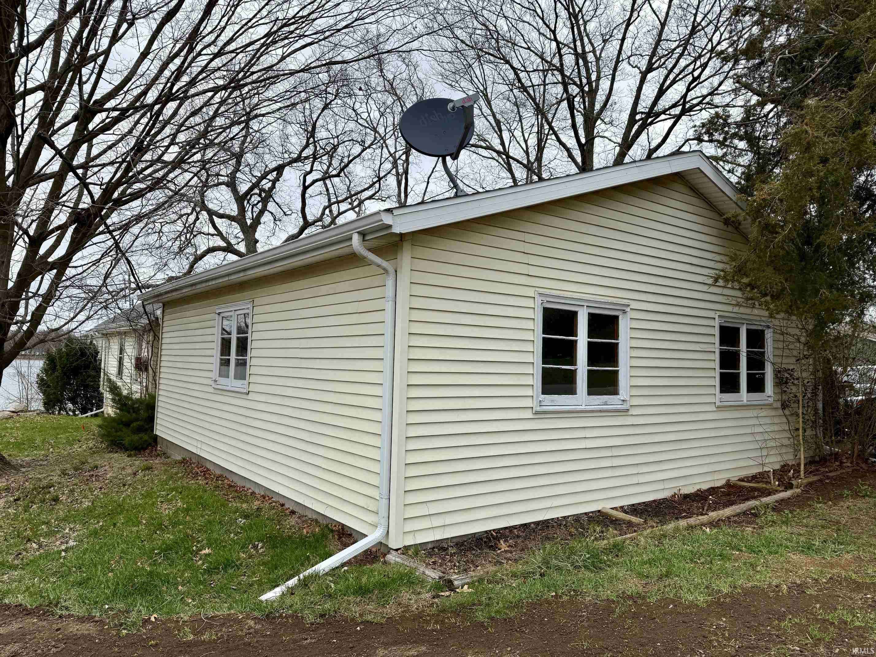 Howe, IN 46746,1765 W 600 N