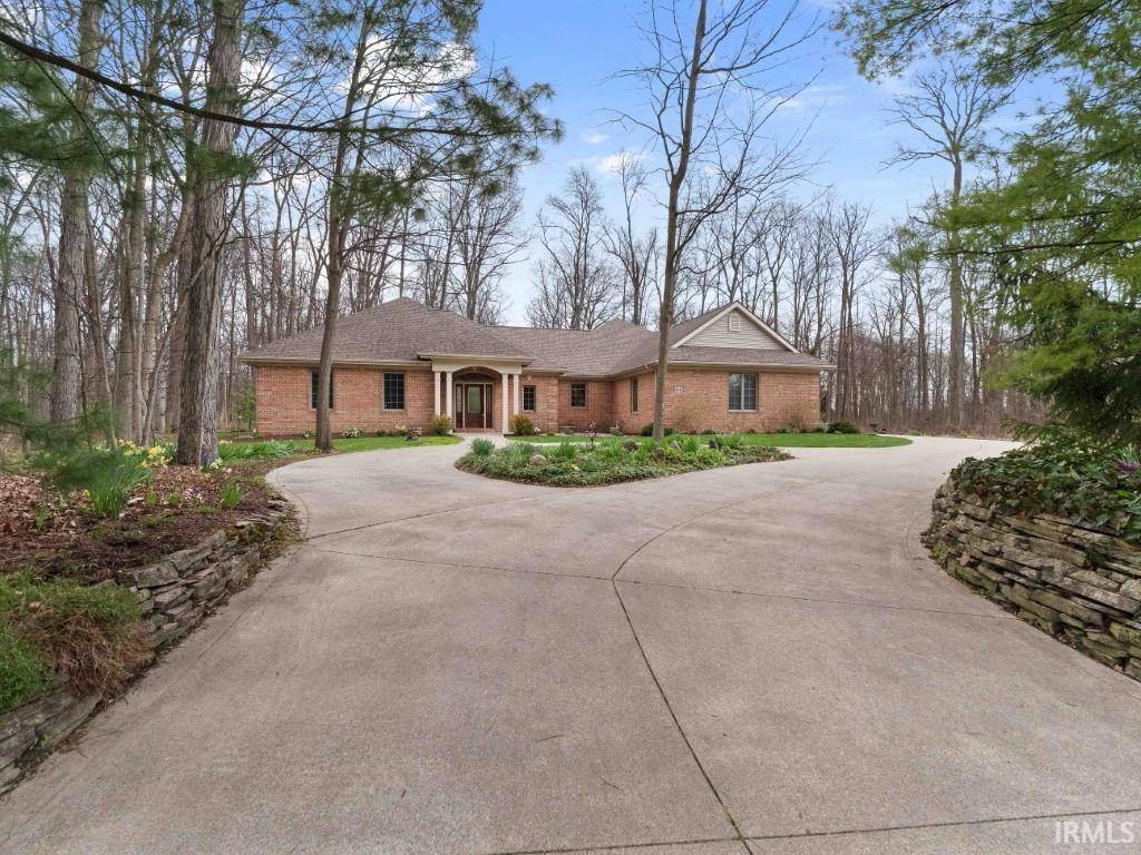 816 Country Wood Place, Fort Wayne, IN 46845-1071