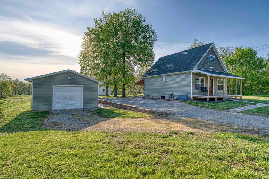 1022 E New Hope Road, Boonville, IN 47601