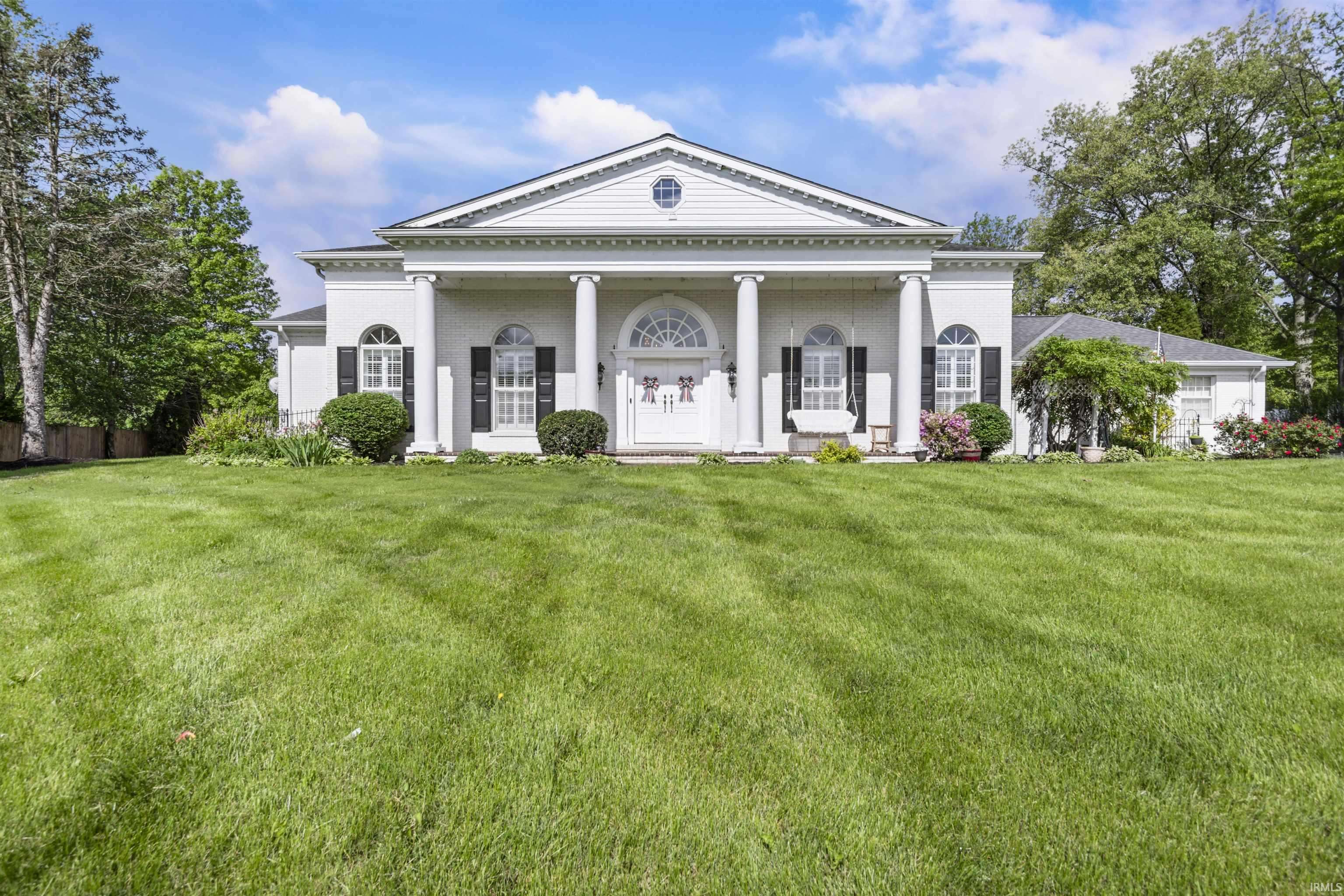 1711 Old Plank Road, Newburgh, IN 47630-8157