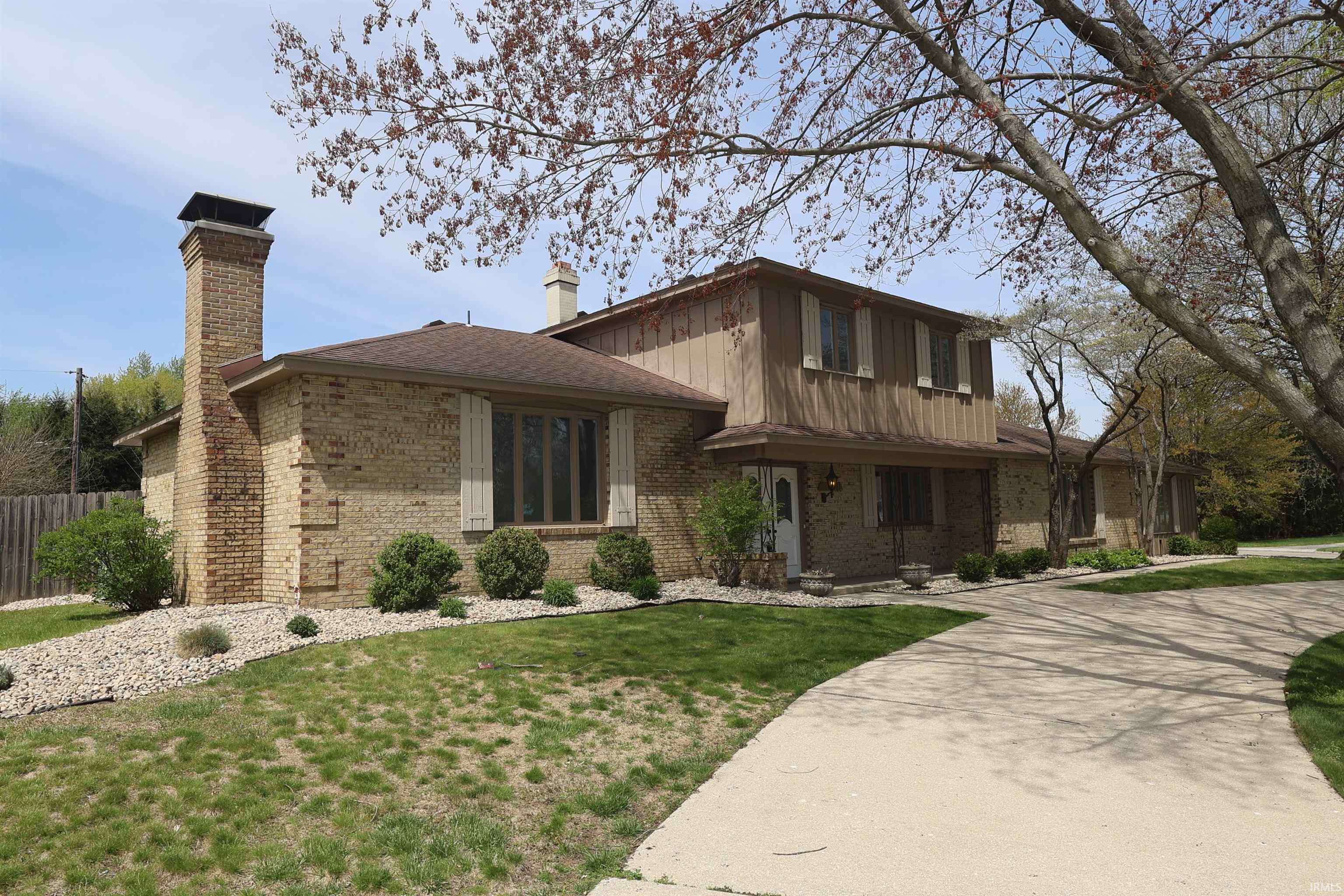 1661 Brookwood Drive, Elkhart, IN 46514