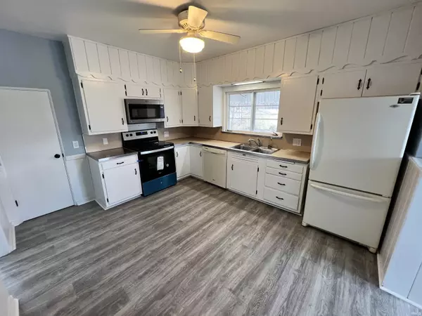 Columbia City, IN 46725,213 N Madison St