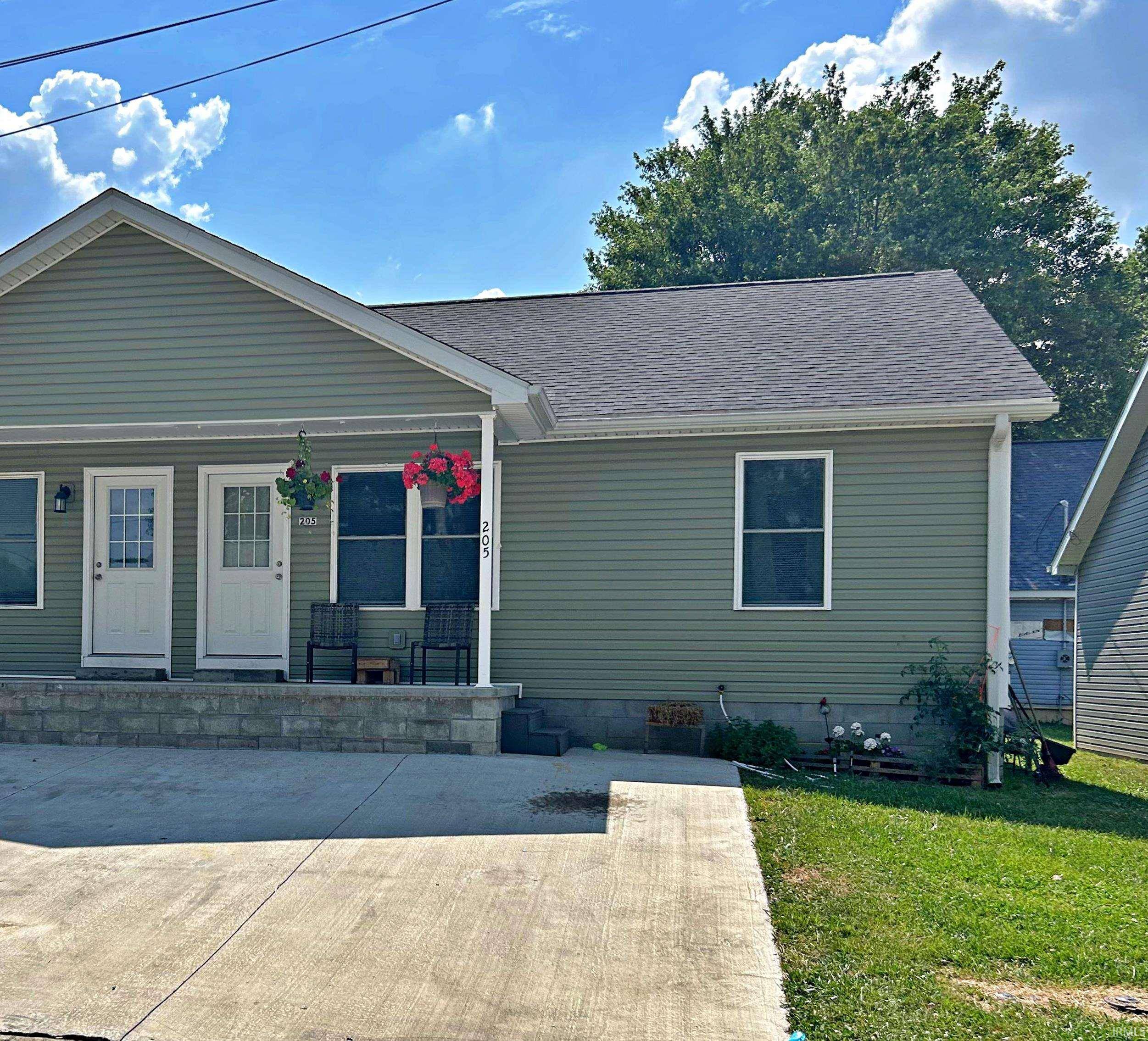 205 SW 2nd Street, Washington, IN 47501