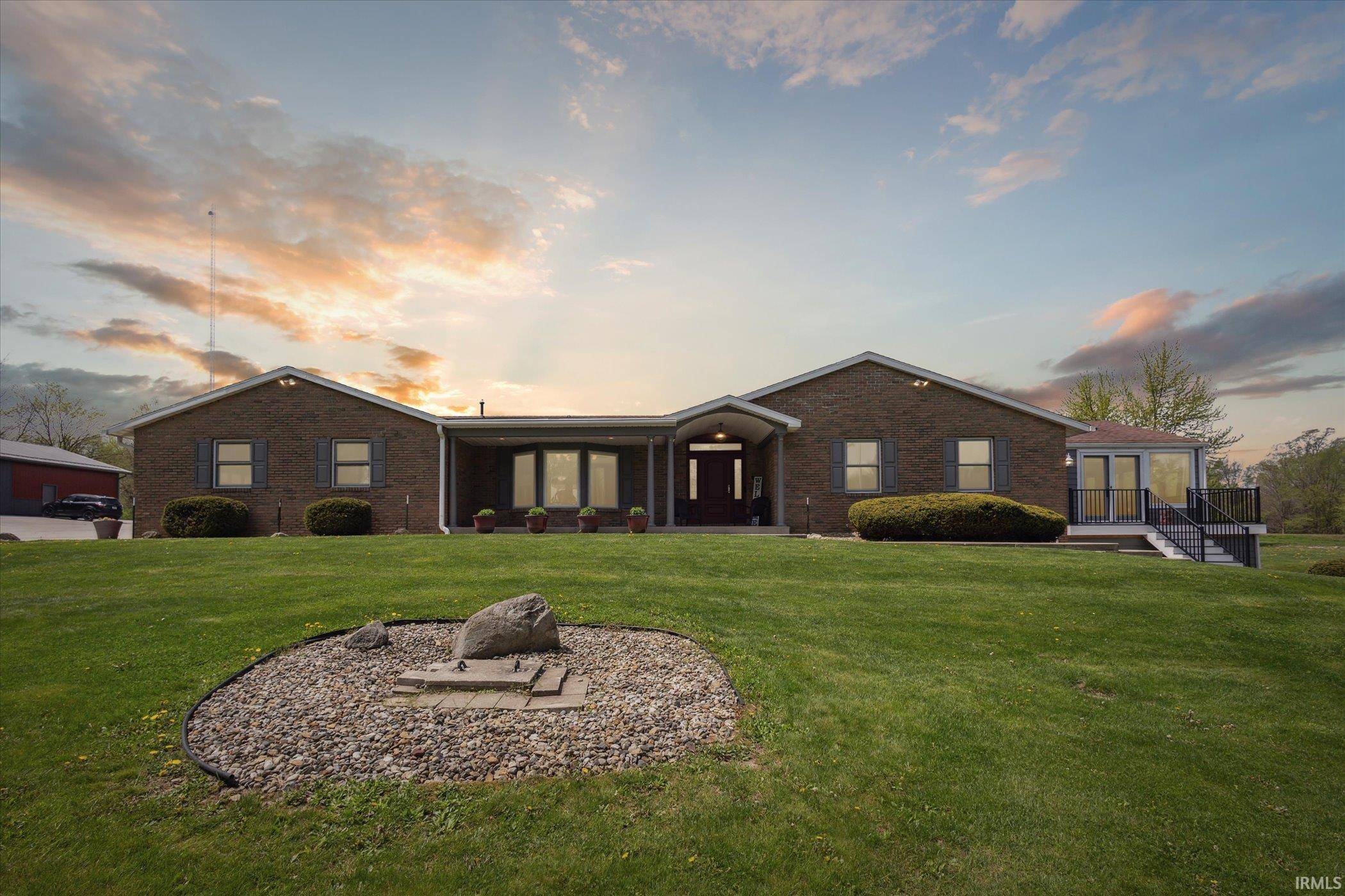 63777 Oak Road, South Bend, IN 46614-9653