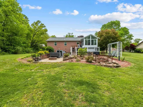 Santa Claus, IN 47579-6233,697 W Melchoir S Drive