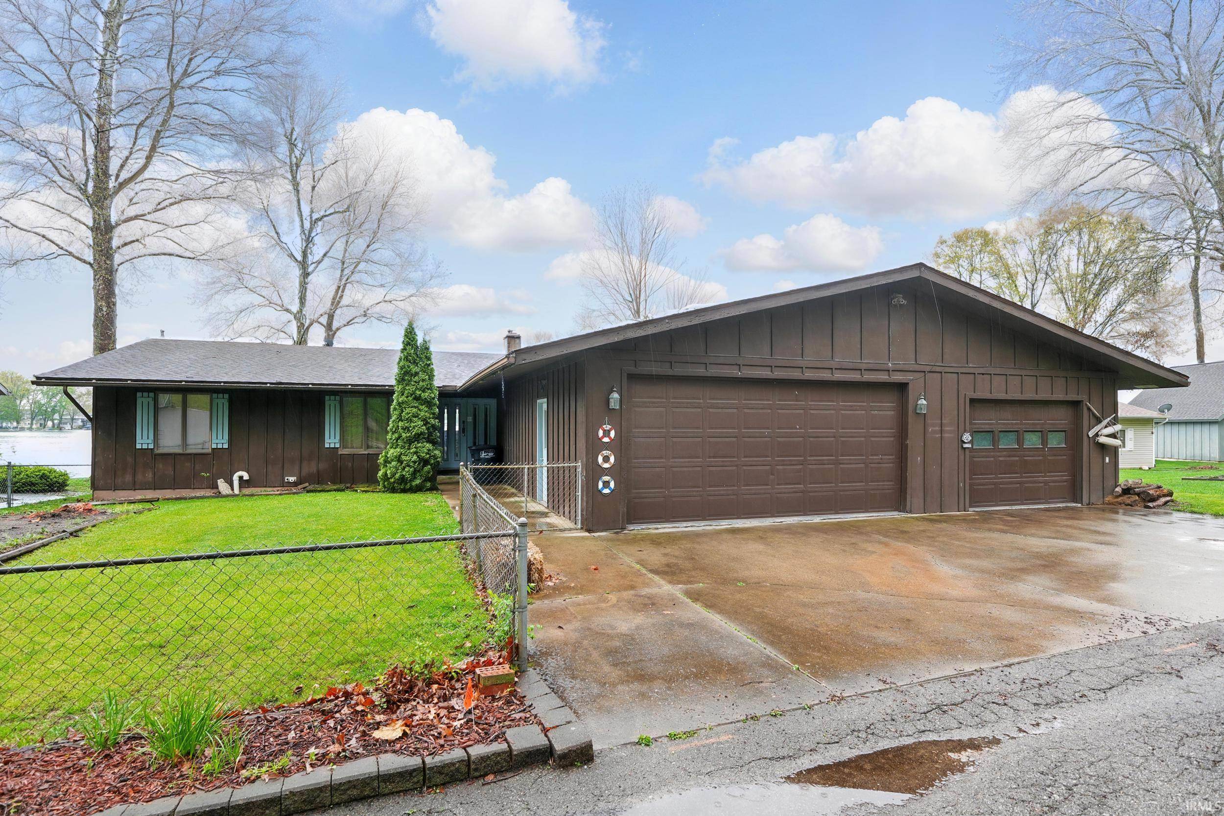 4900 E 580 S, Wolcottville, IN 46795