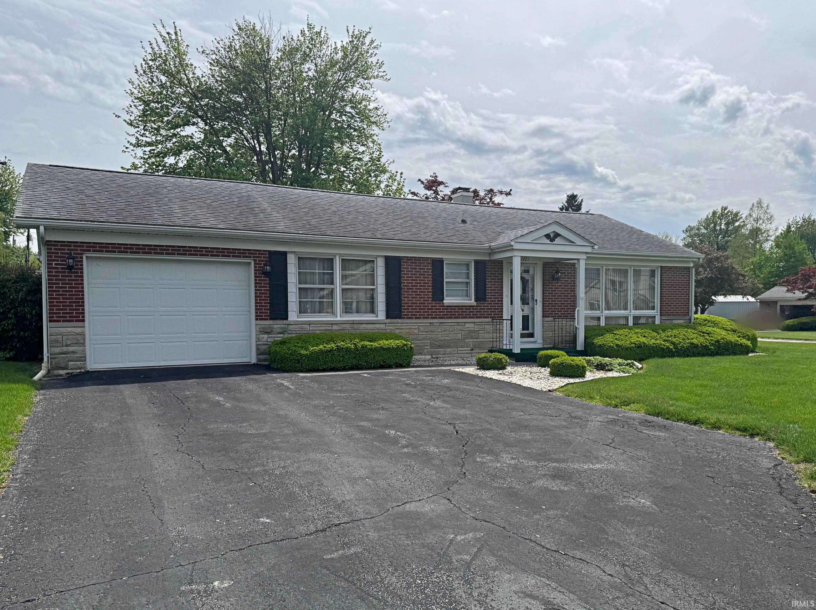 1421 State Street, Washington, IN 47501