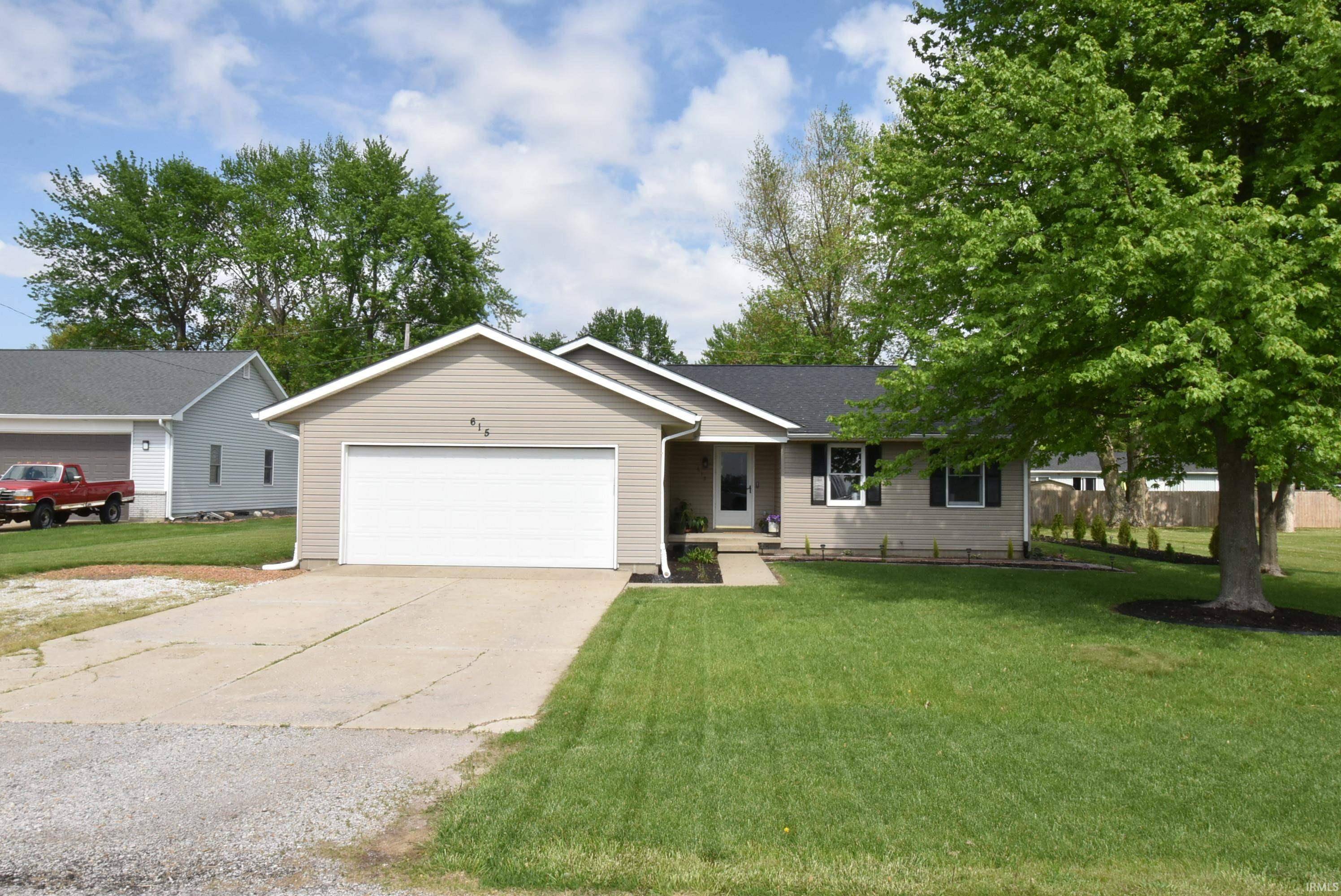 615 Gregory Lane, Otterbein, IN 47970-8072