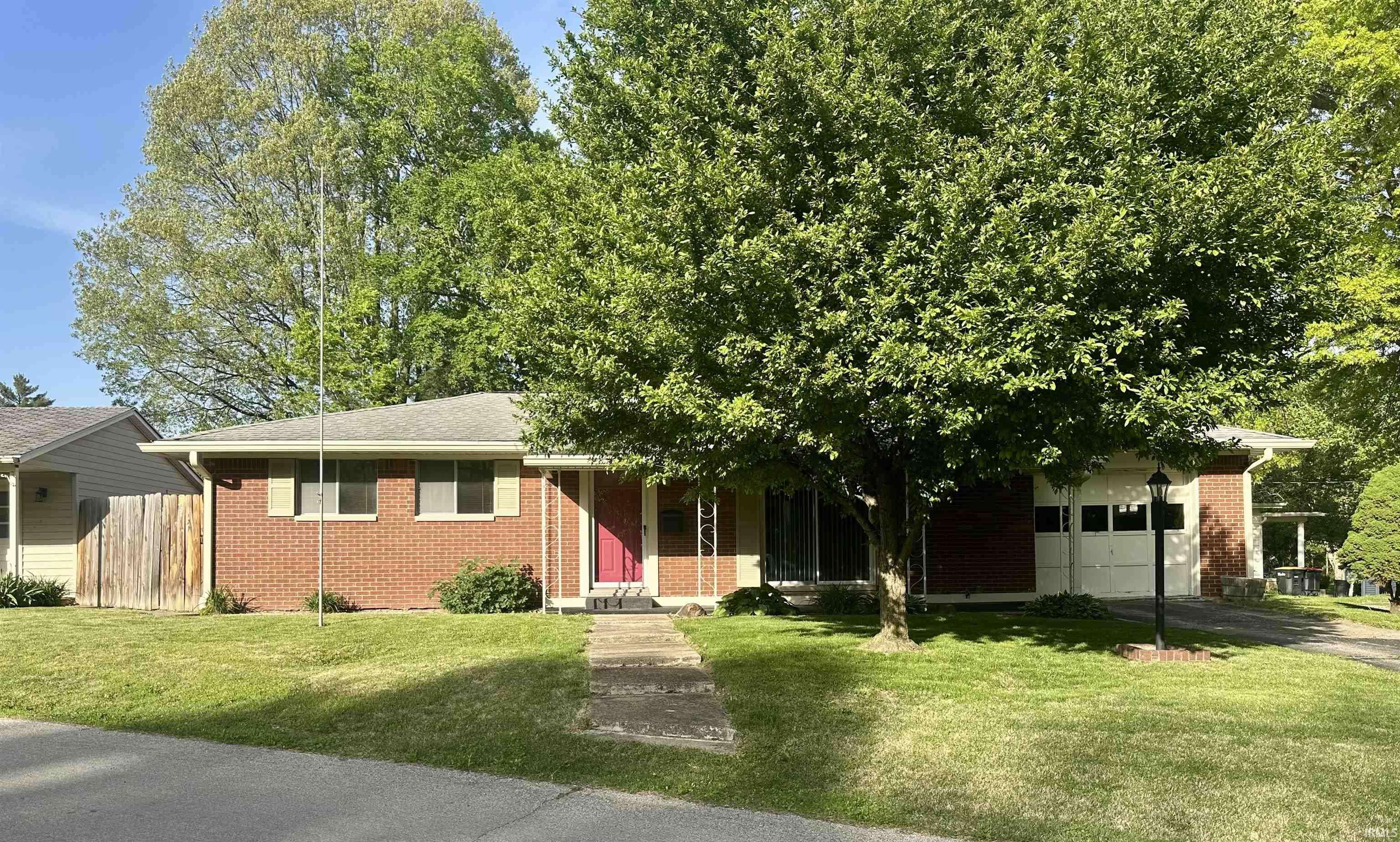 100 N Walnut Street, Delphi, IN 46923-1145