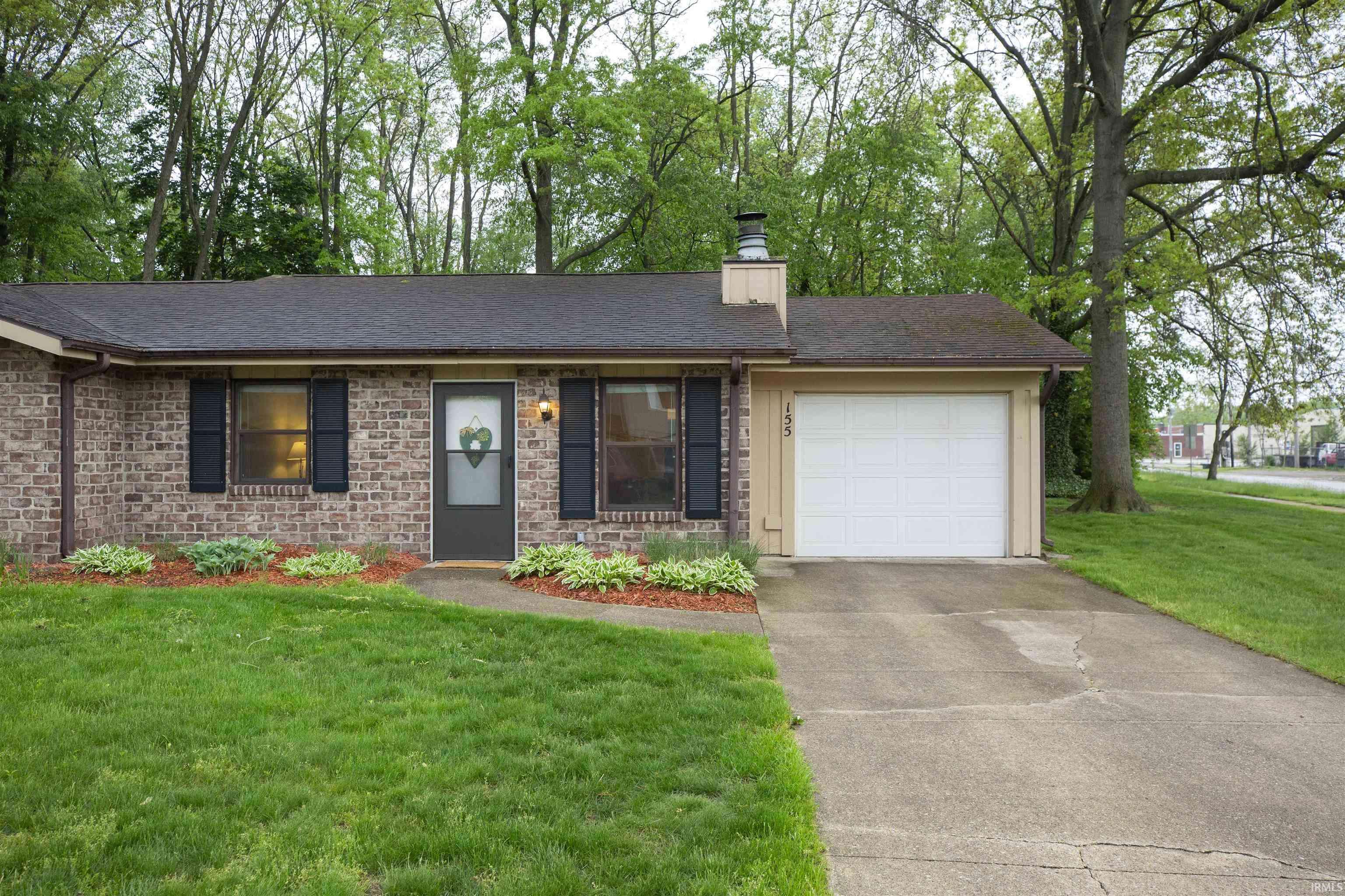 155 W Leyte Avenue, Mishawaka, IN 46545-3319