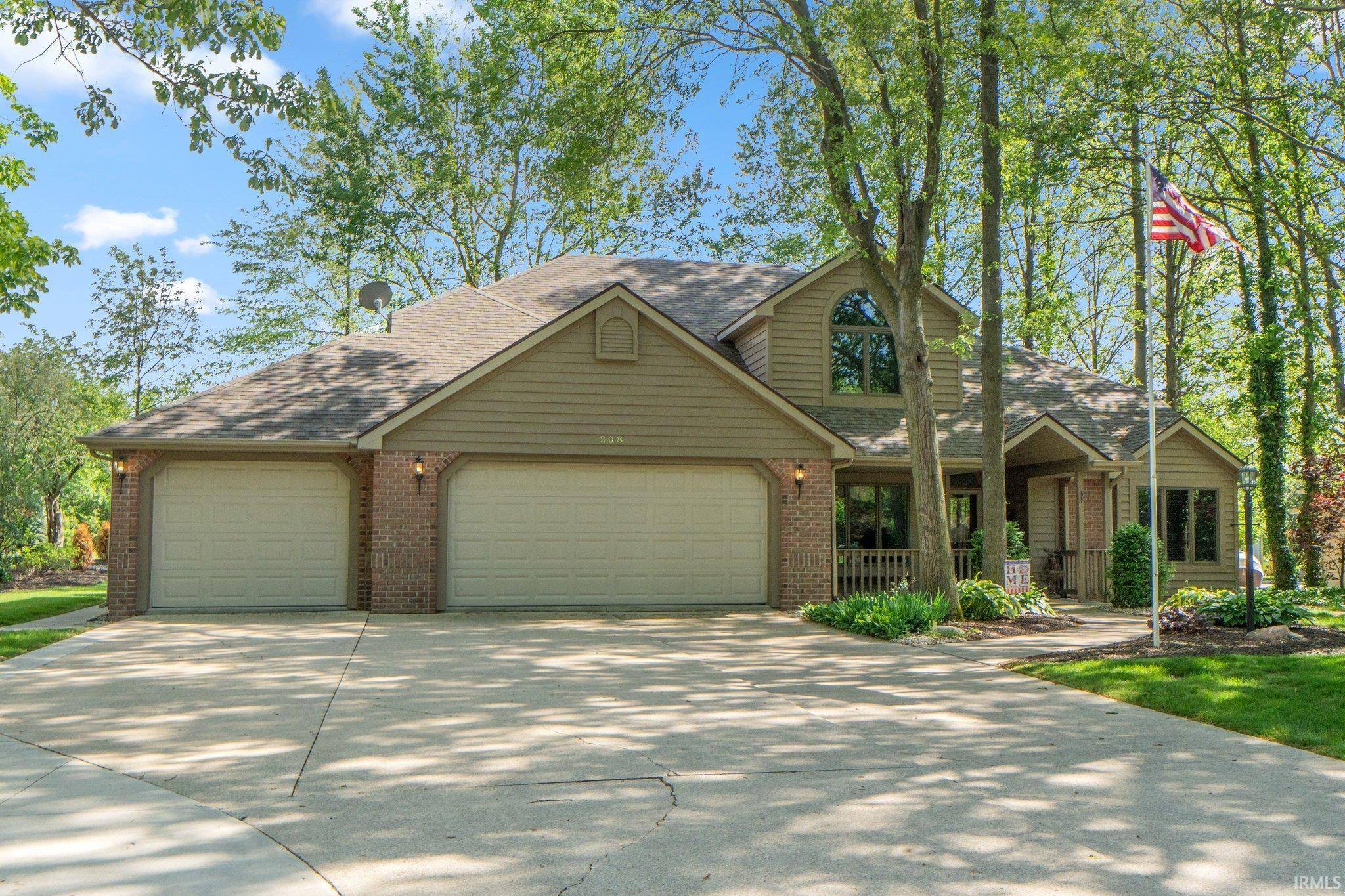208 Oak Forest Drive, Bluffton, IN 46714-9279