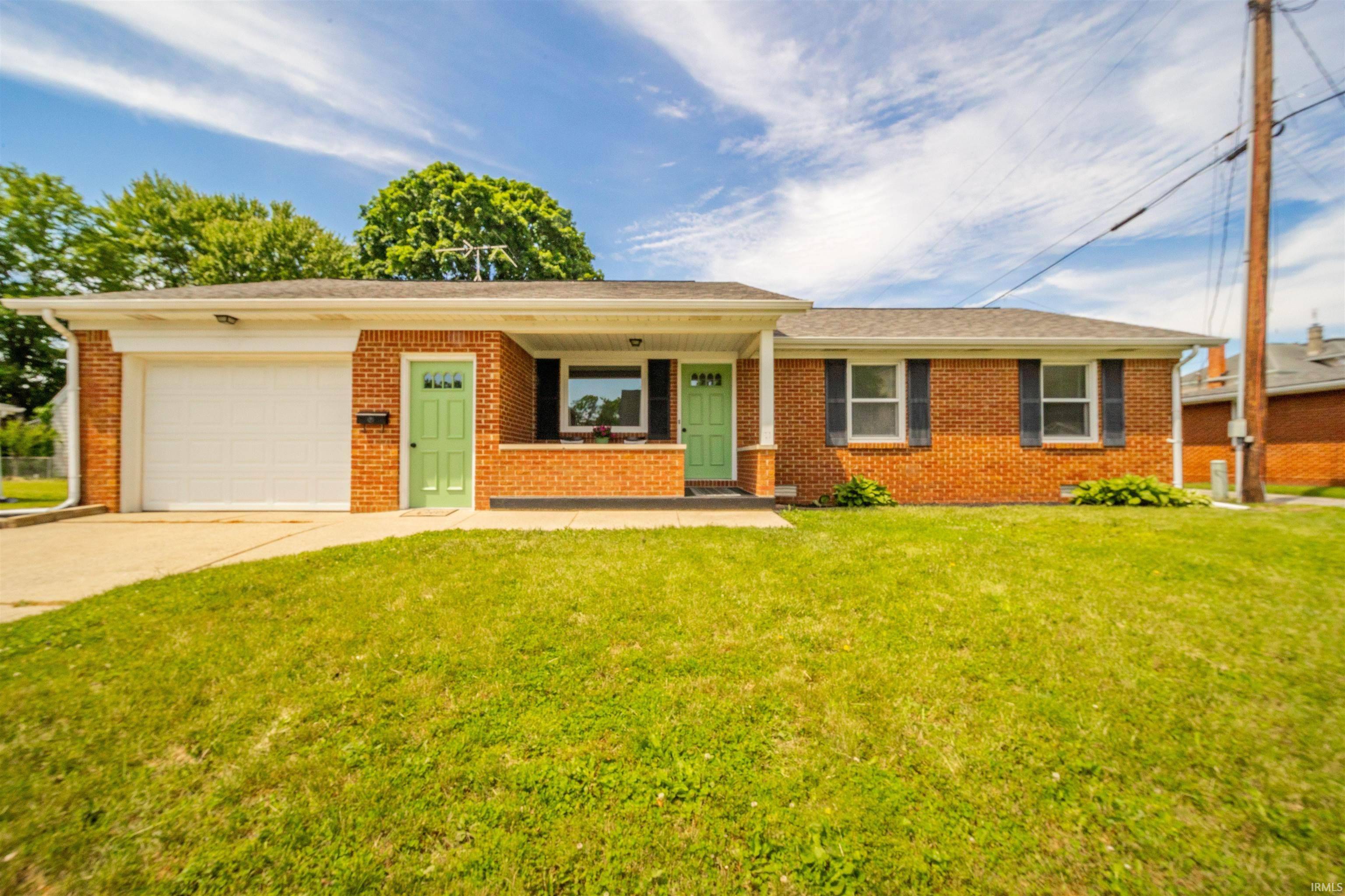 24 E Jackson Street, Knightstown, IN 46148-1232