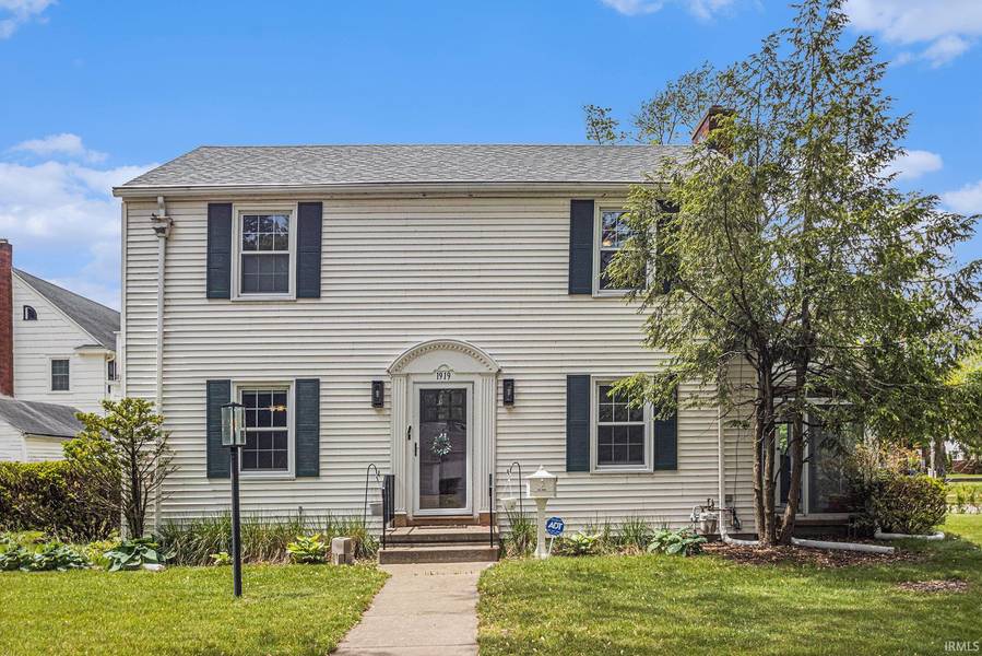 1919 Kessler Boulevard, South Bend, IN 46616-1908