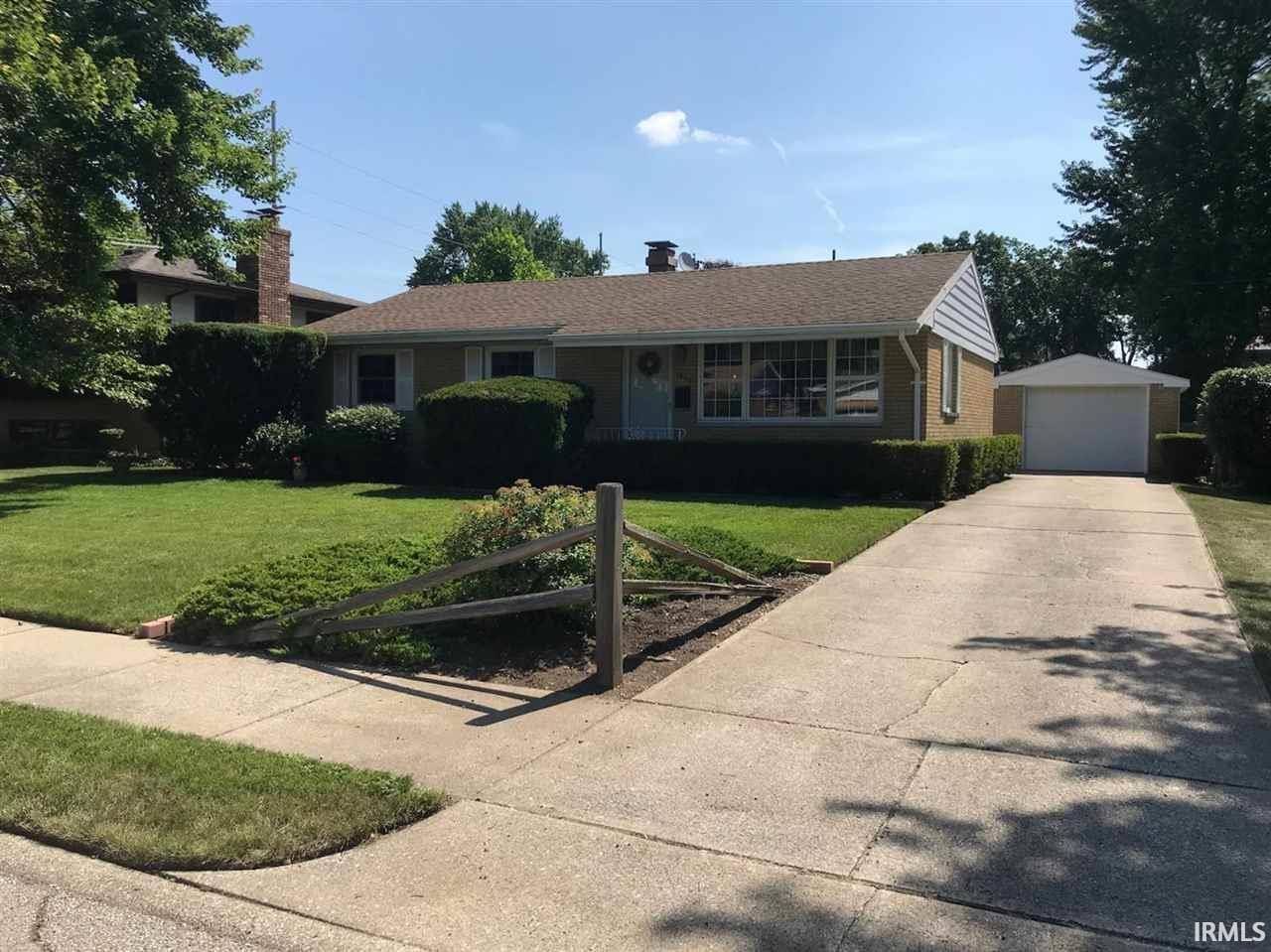 1640 Vernerlee Lane, South Bend, IN 46635-1949