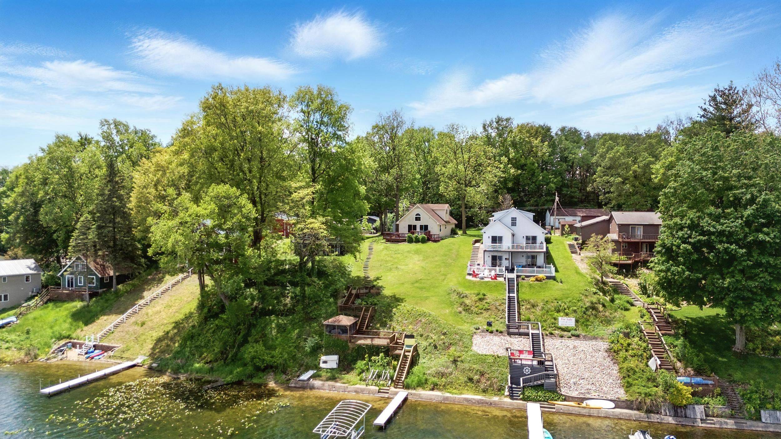 5585 S 930 E, Wolcottville, IN 46795