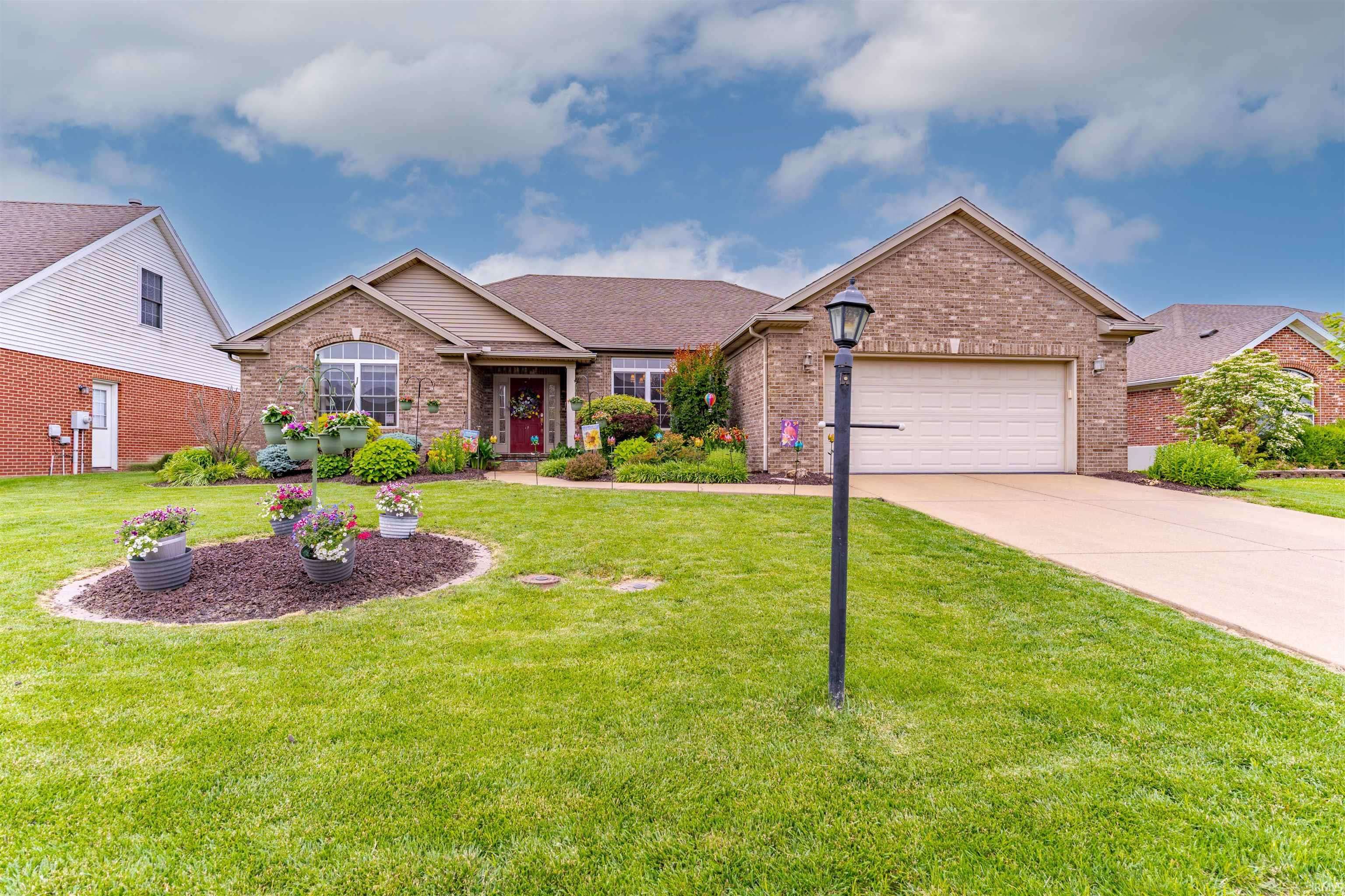 9142 Hartwell Drive, Evansville, IN 47725