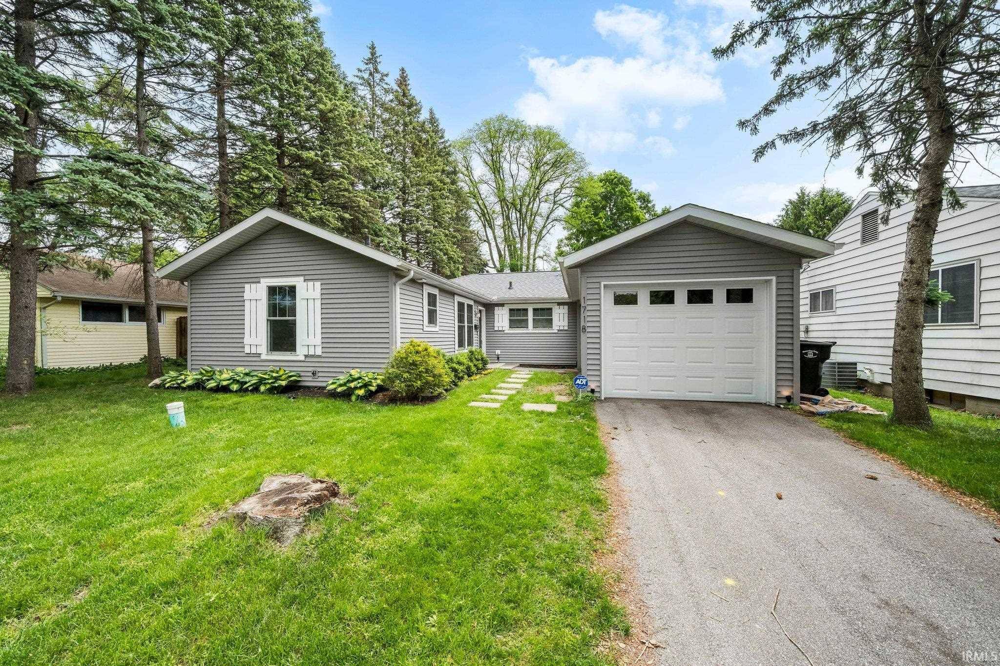 1718 Churchill Drive, South Bend, IN 46617-2209