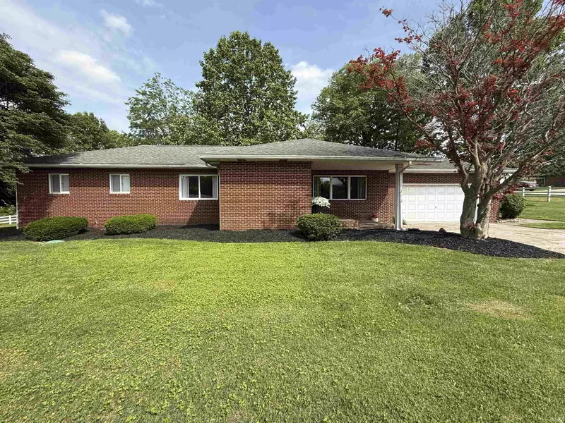 5522 N State Rd 57, Petersburg, IN 47567