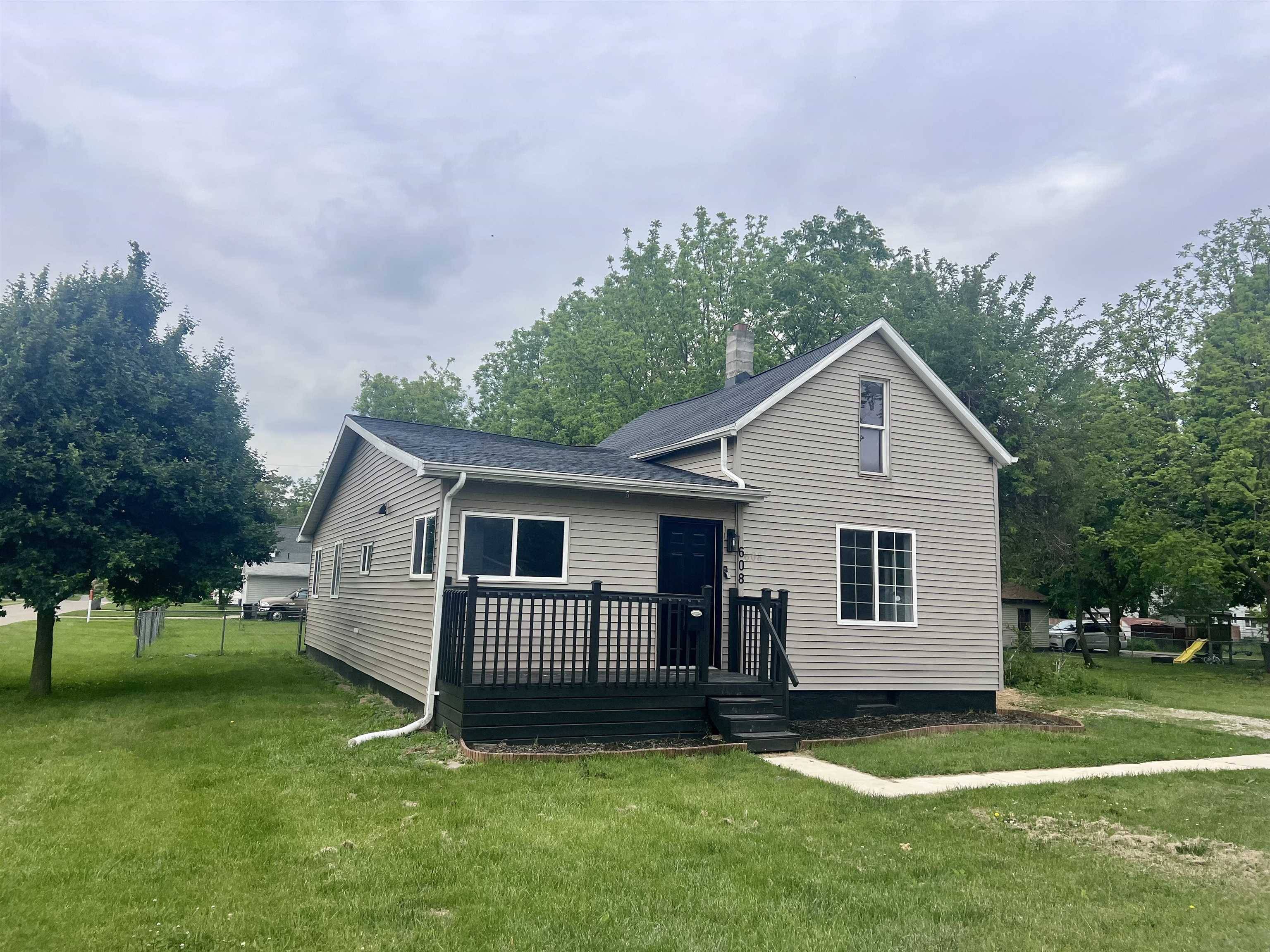 608 W Polywood Way, Syracuse, IN 46567-1487