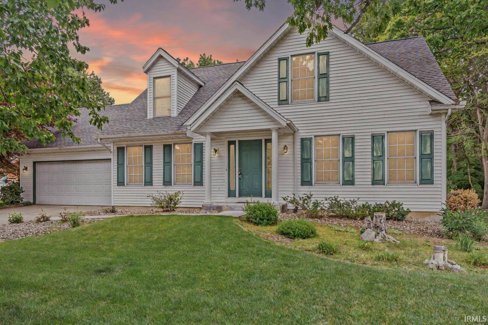 51062 Oak Hollow Lane, South Bend, IN 46628-9390