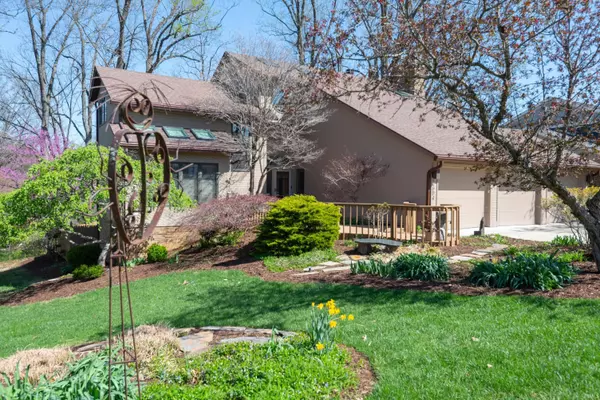 2604 S Robins Bow, Bloomington, IN 47401-4435