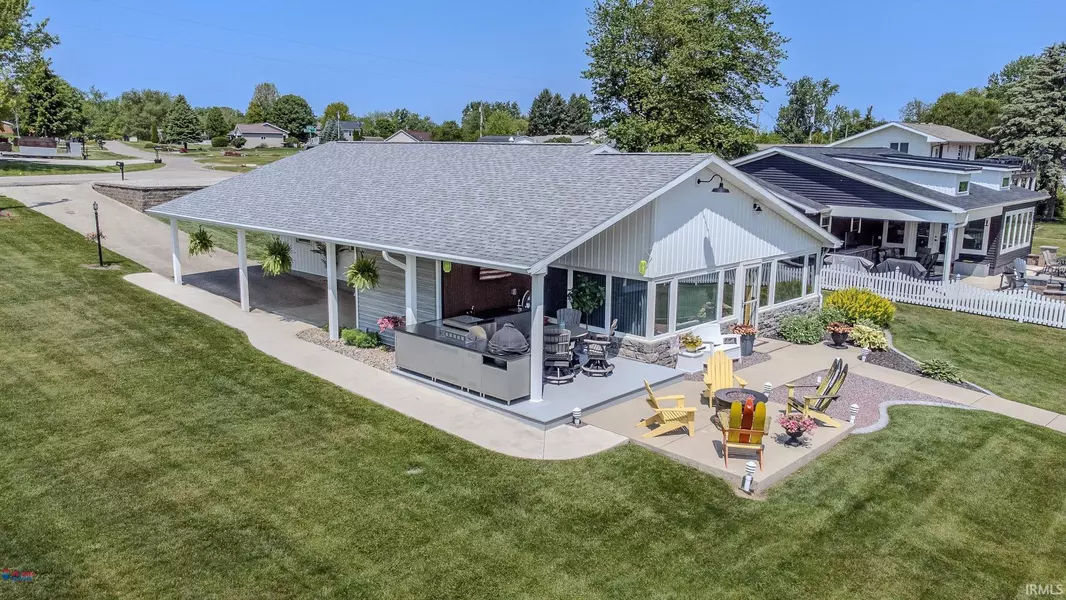 11382 N Biscayne Lane, Cromwell, IN 46732-9649