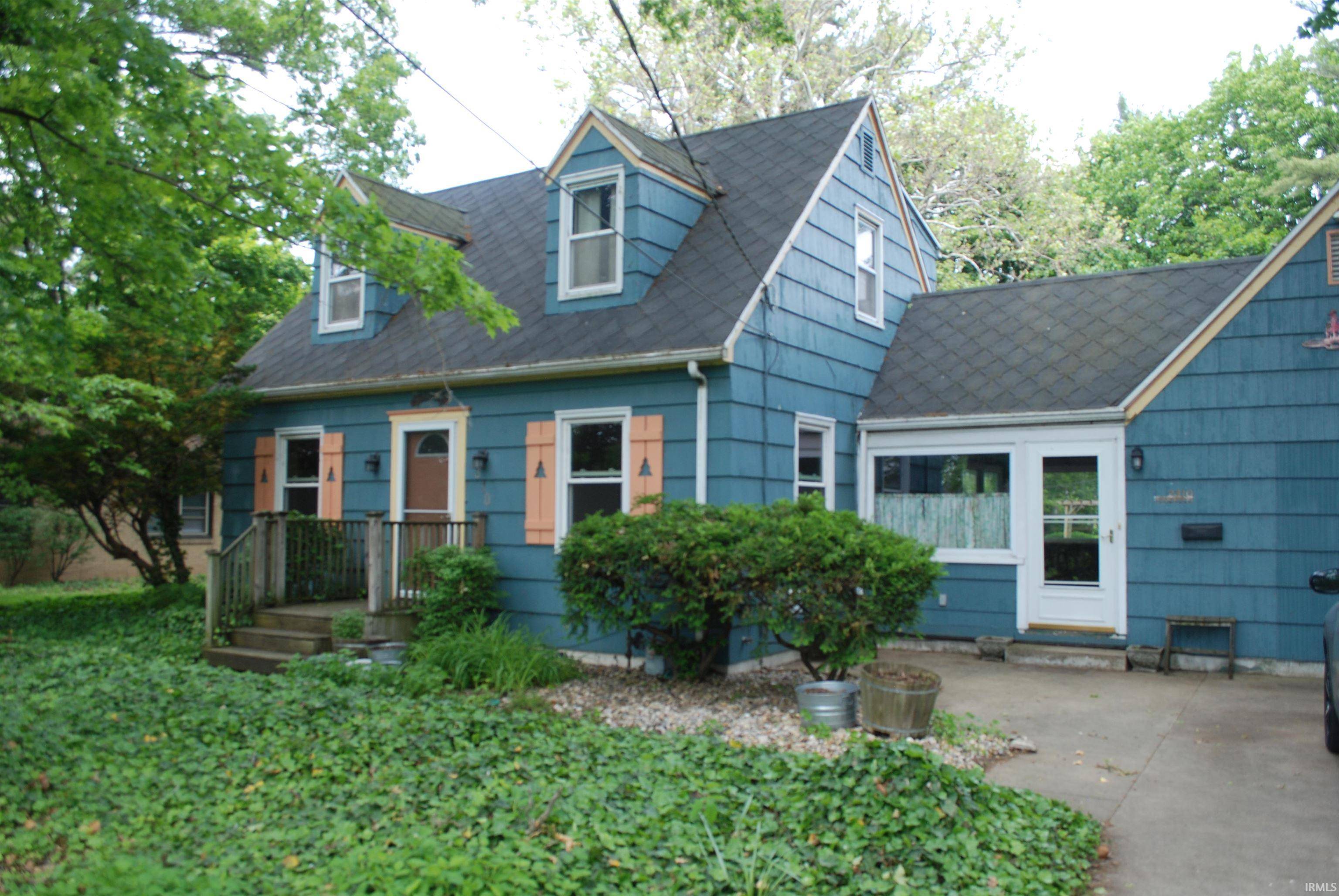 2310 Homewood Avenue, Mishawaka, IN 46544-3334