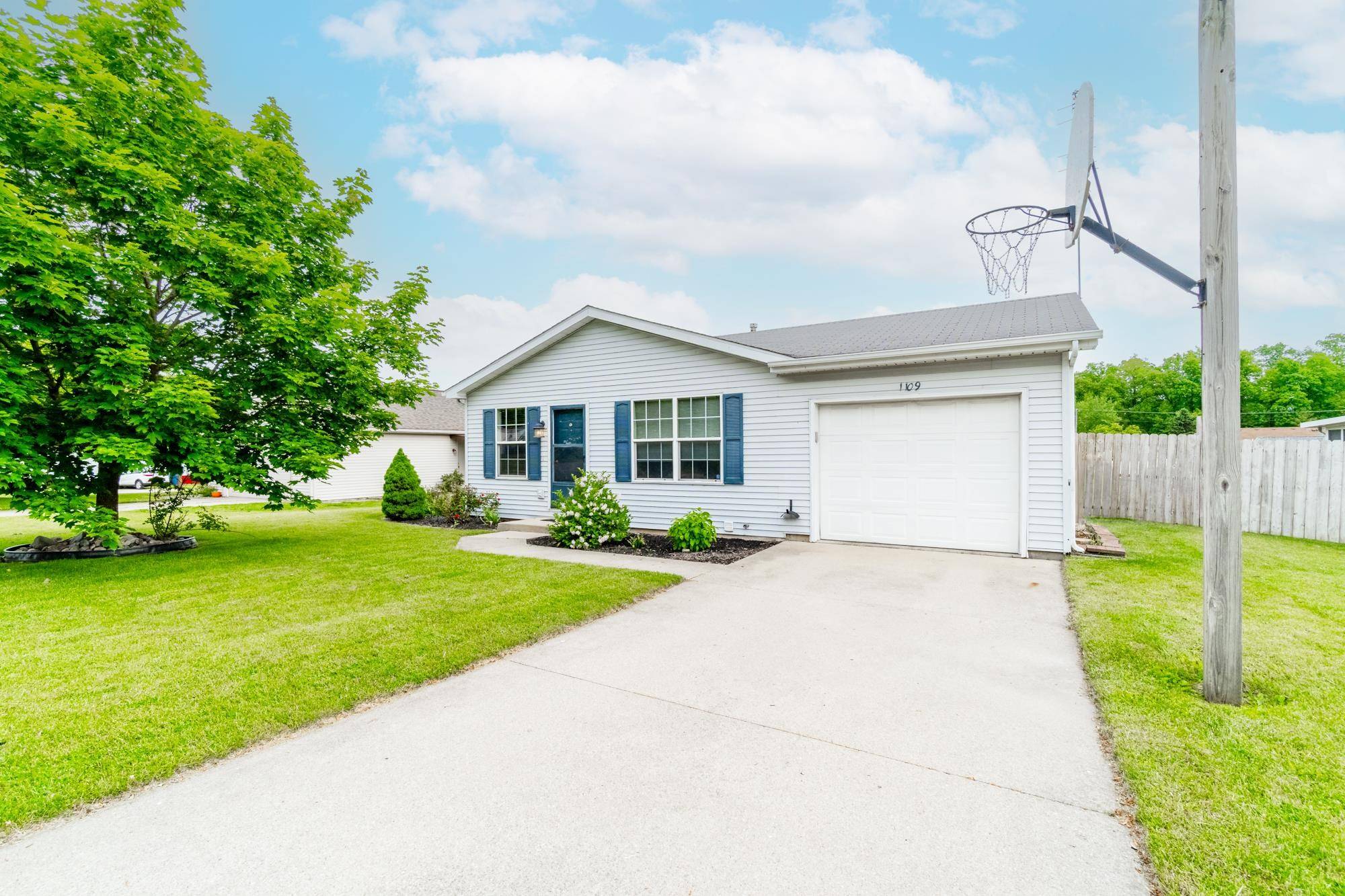 1109 Manahan Drive, Angola, IN 46703