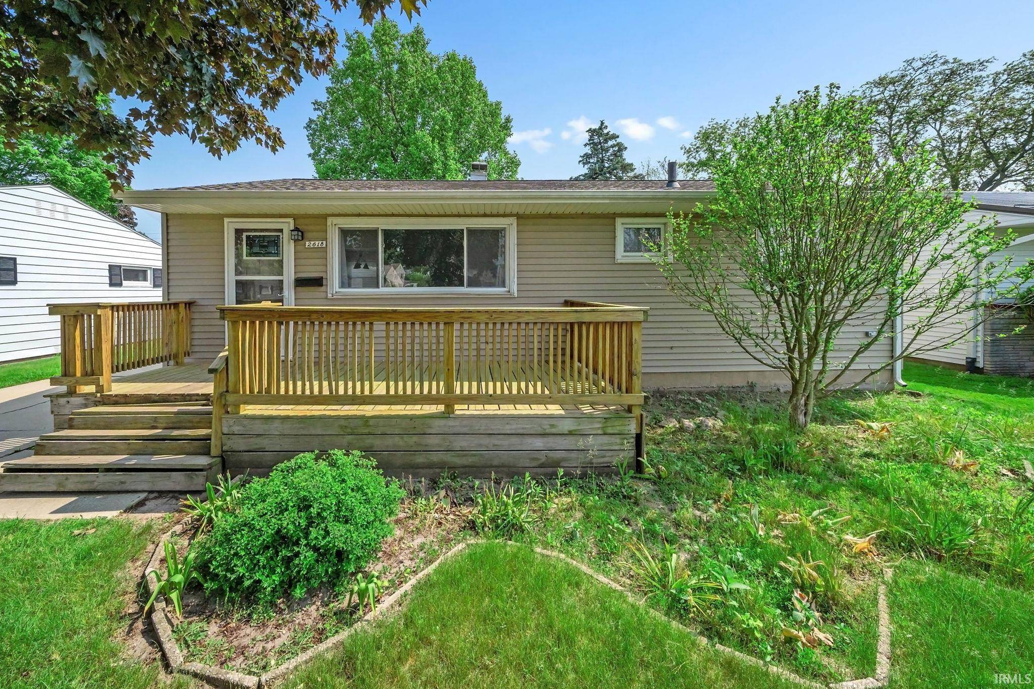 2618 Macarthur Avenue,  South Bend,  IN 46615-3553