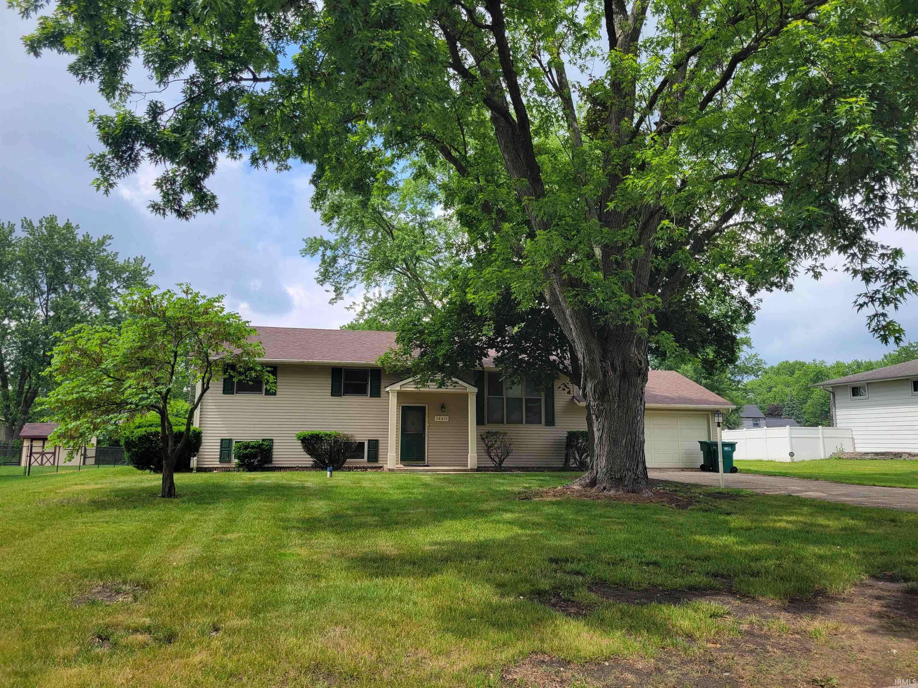 18411 Westover Drive, South Bend, IN 46637-4434
