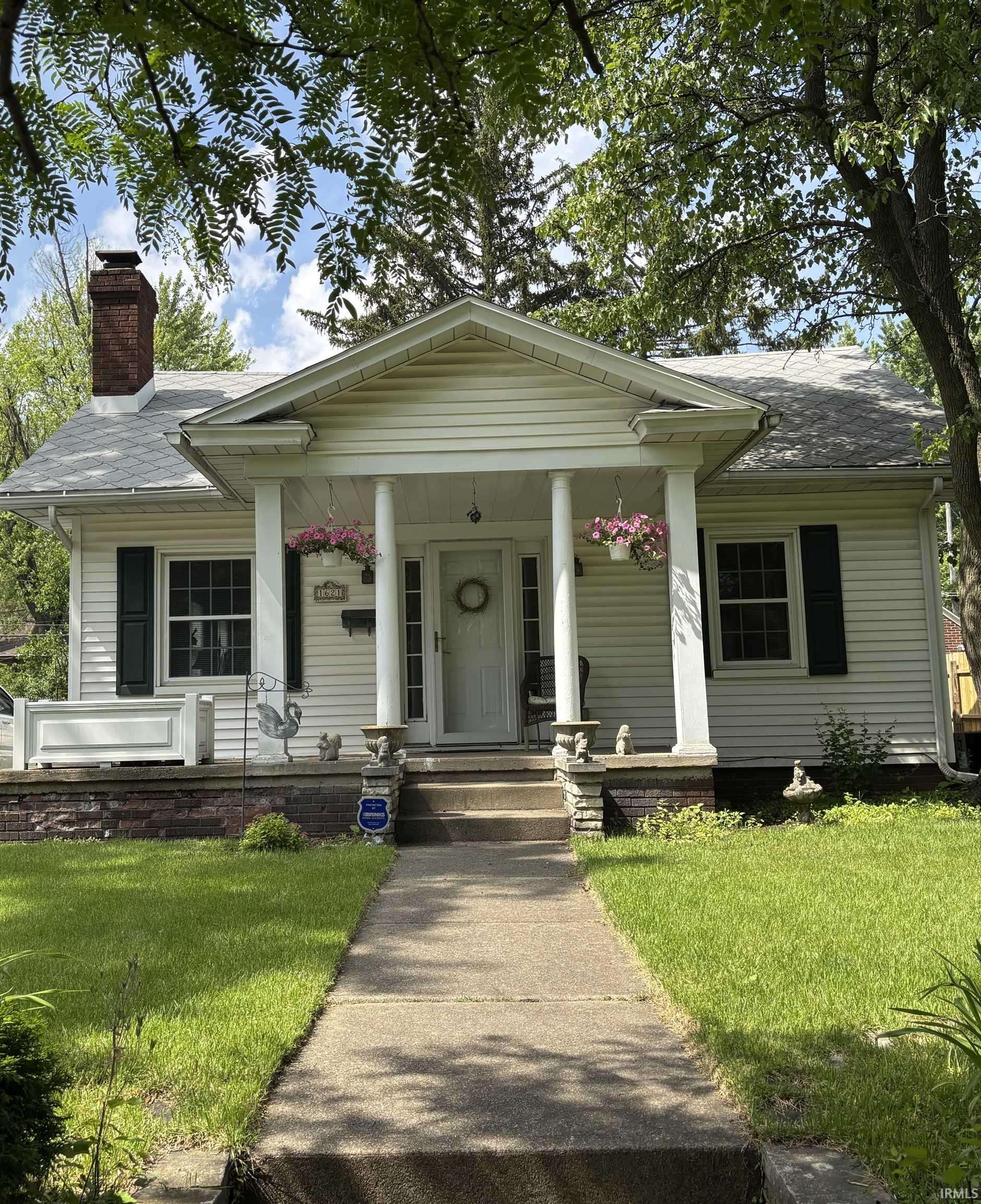 1621 Mckinley Avenue, South Bend, IN 46617-2636