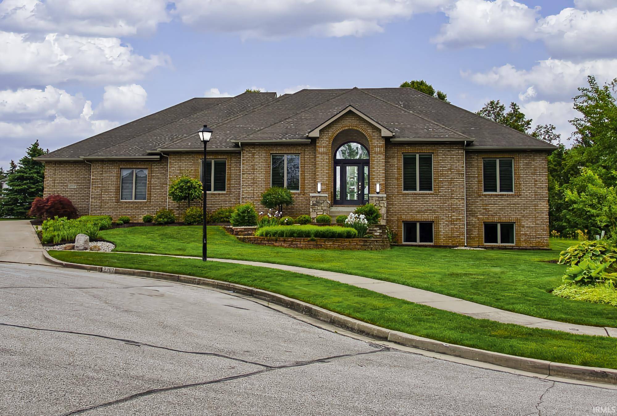 2707 Crossbranch Court, Fort Wayne, IN 46825